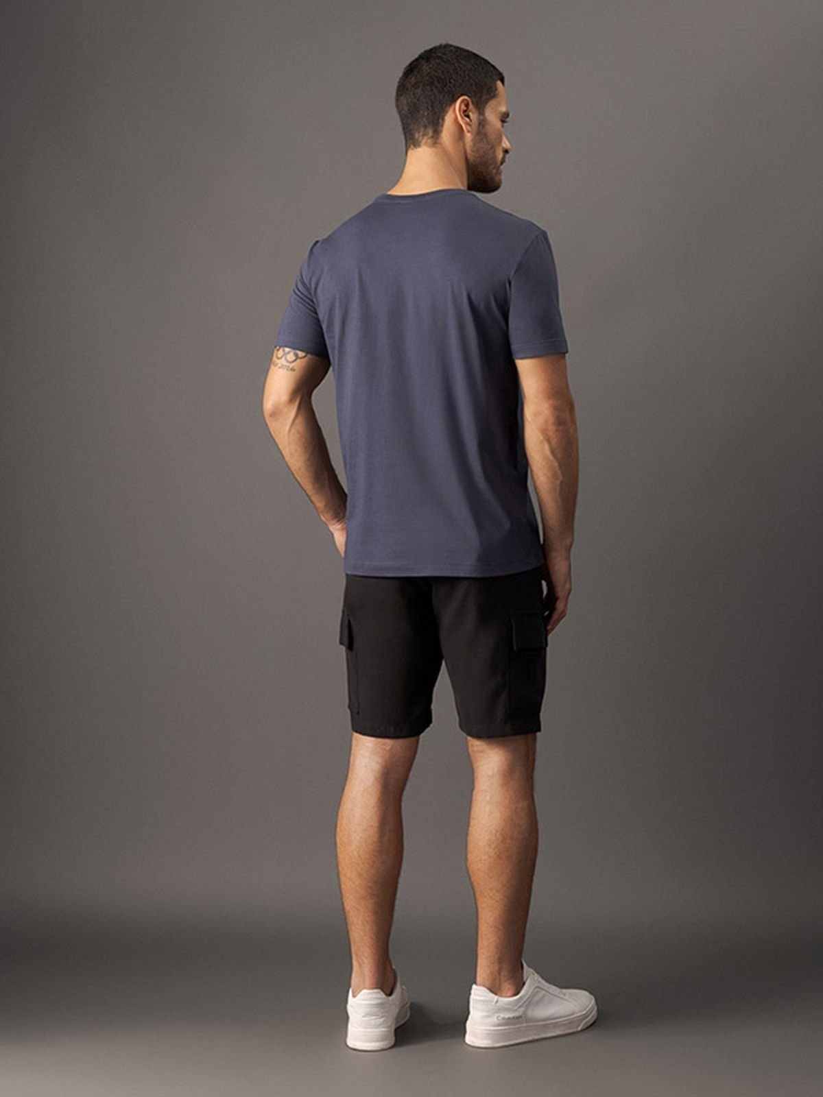Camiseta Masculina Básica em Meia Malha Calvin Klein - Azul Marinho CKS Premium Label