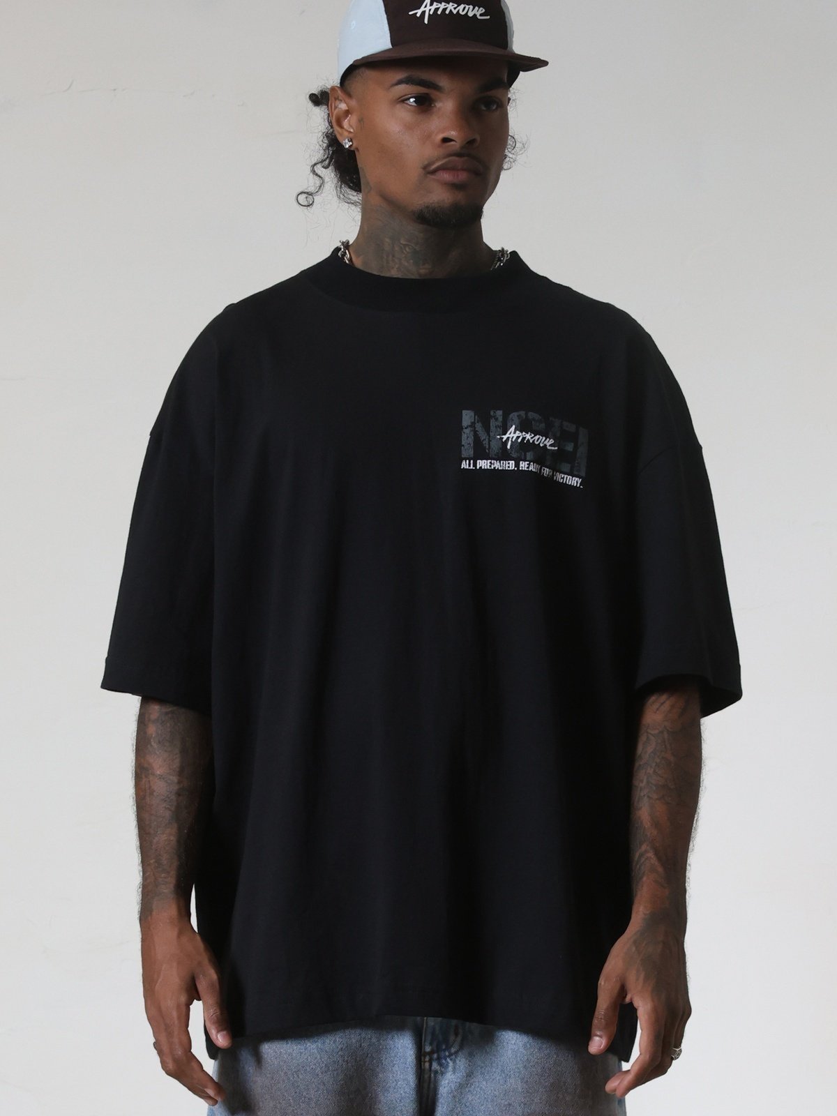 CAMISETA HUGE APPROVE HIDDEN NCEI - PRETO