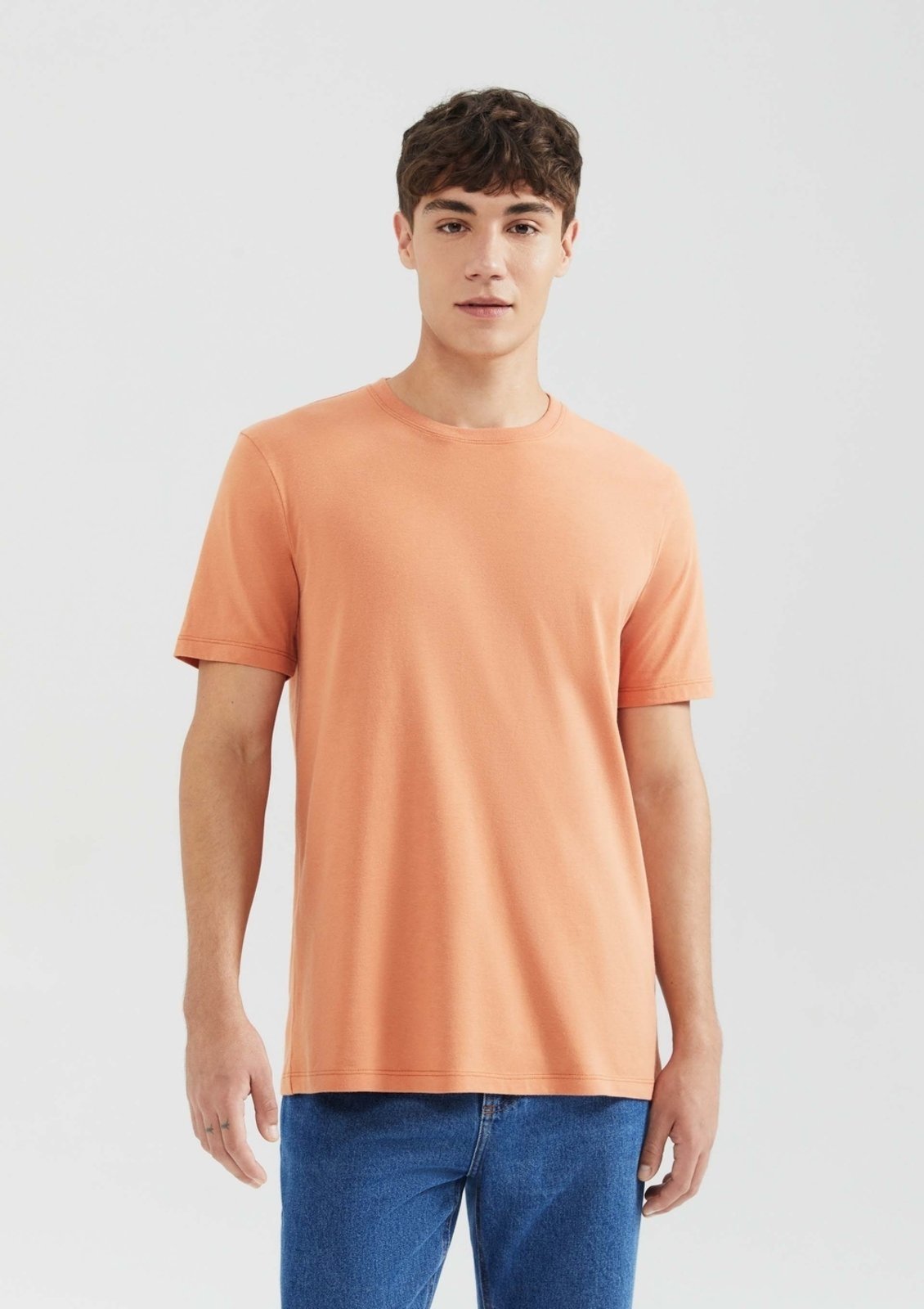 Camiseta Básica Unissex Manga Curta Regular World Hering