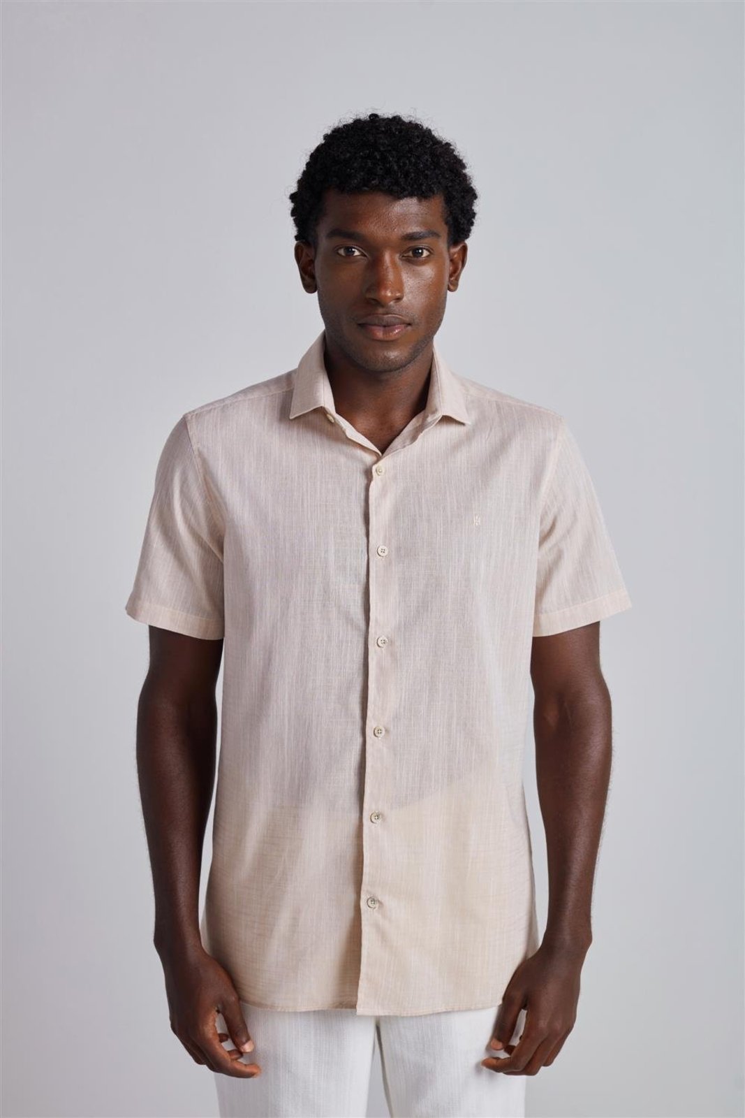 HIGHSTIL Camisa Manga Curta Lisa Slub Slim Fit - Bege Areia