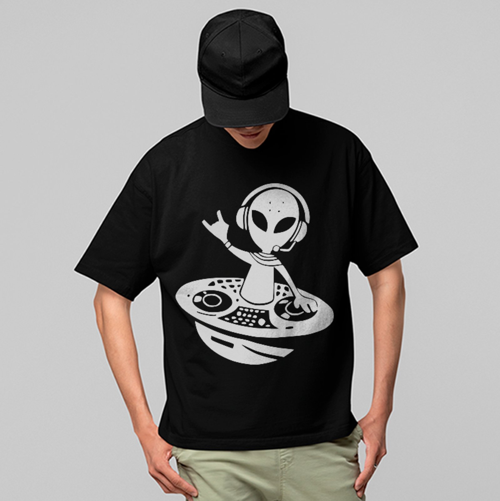Camiseta Oversized Alien Rave Party Style Unissex Preto