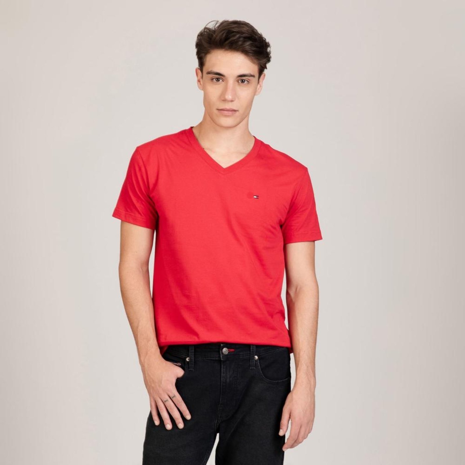 Camiseta Clássica Gola V - EGG