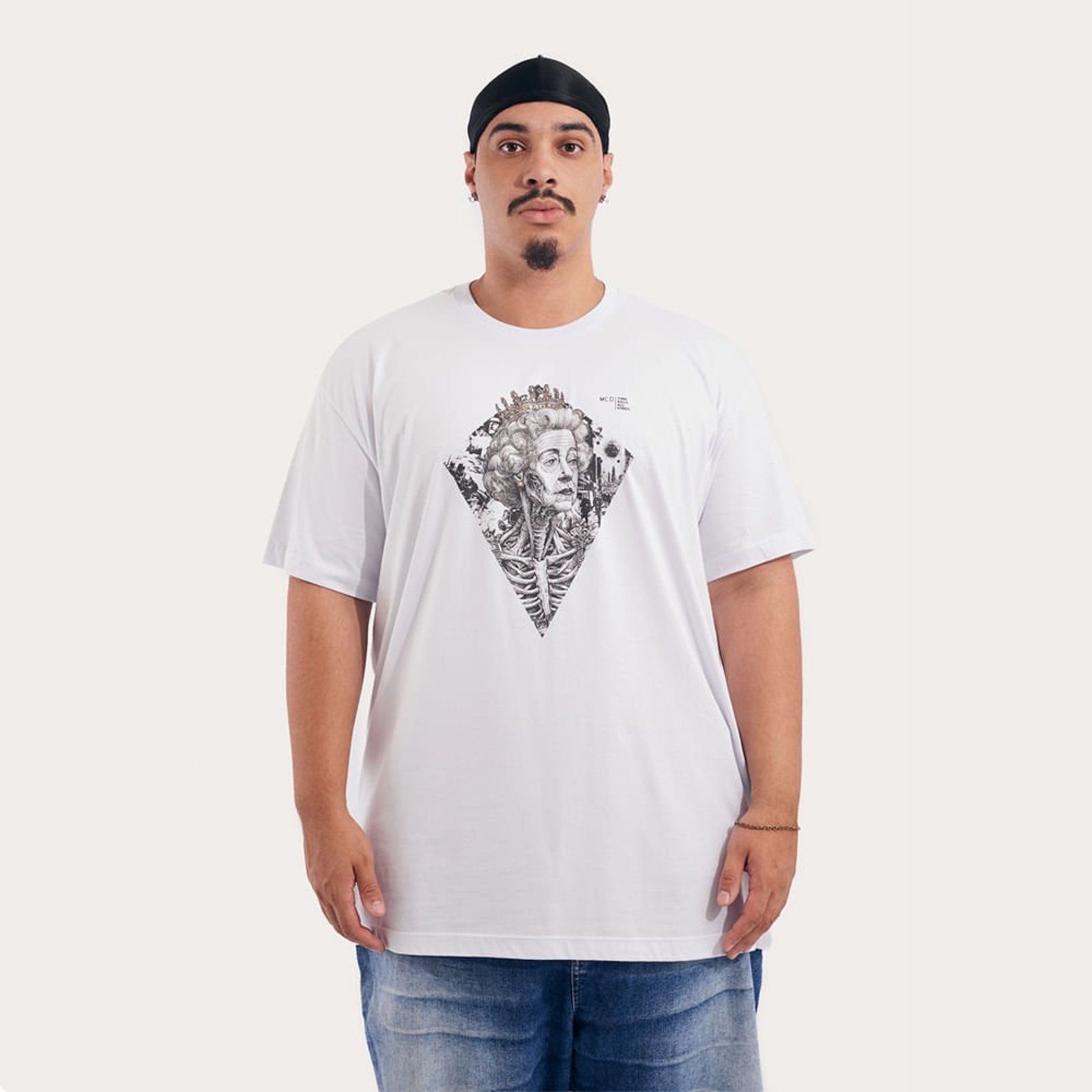 T-Shirt Regular M/C Oversized Queen Eliz