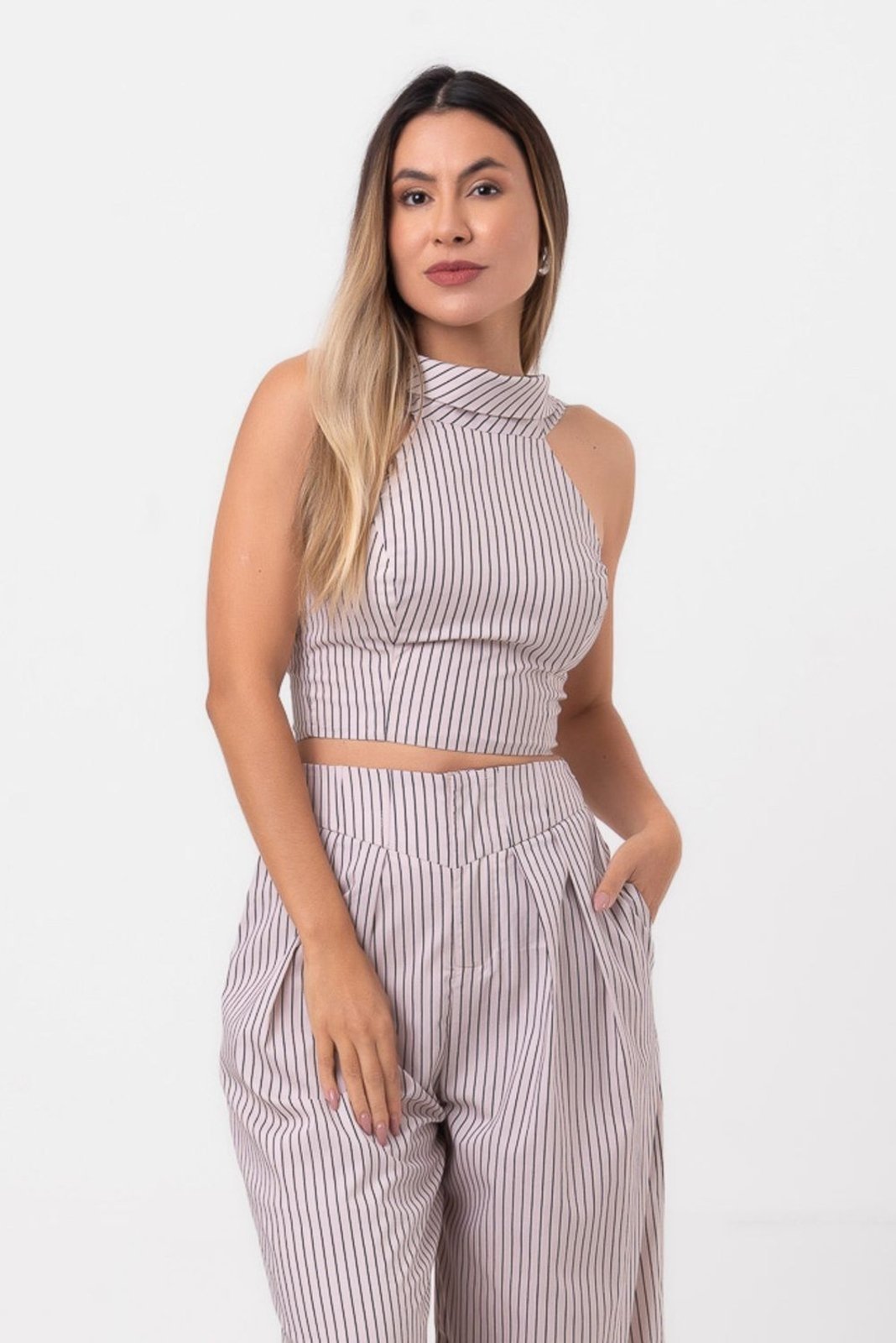 Blusa cropped gola rolê listras braids labrava