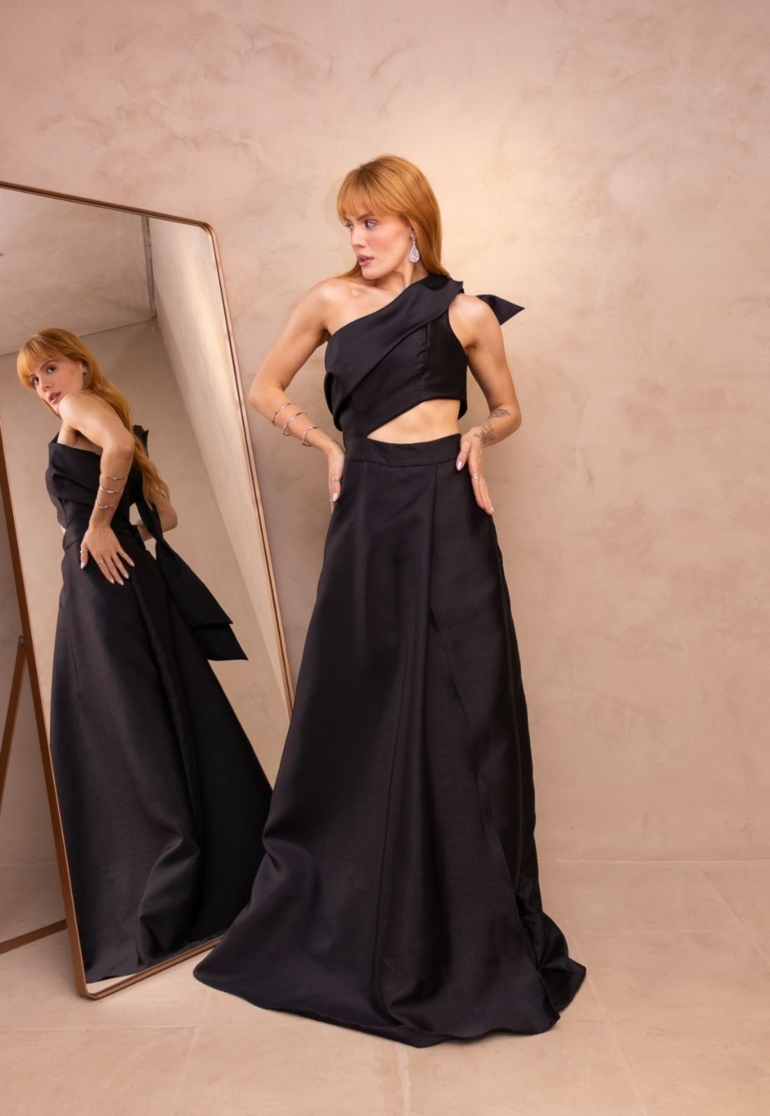 Vestido Longo de Festa Madrinhas Laço Abetura Lateral Acetinado Taylina Preto