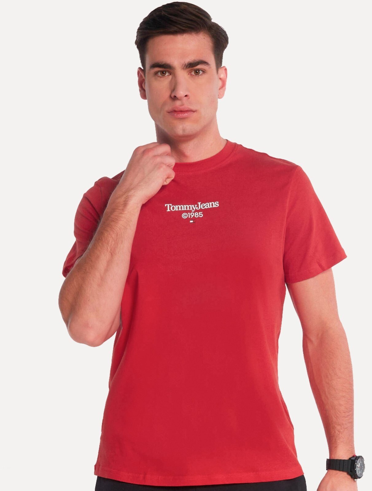 Vista 2 Camiseta Tommy Jeans Masculina Regular TJ 85 Entry Vermelha vermelho Tommy Jeans vermelho