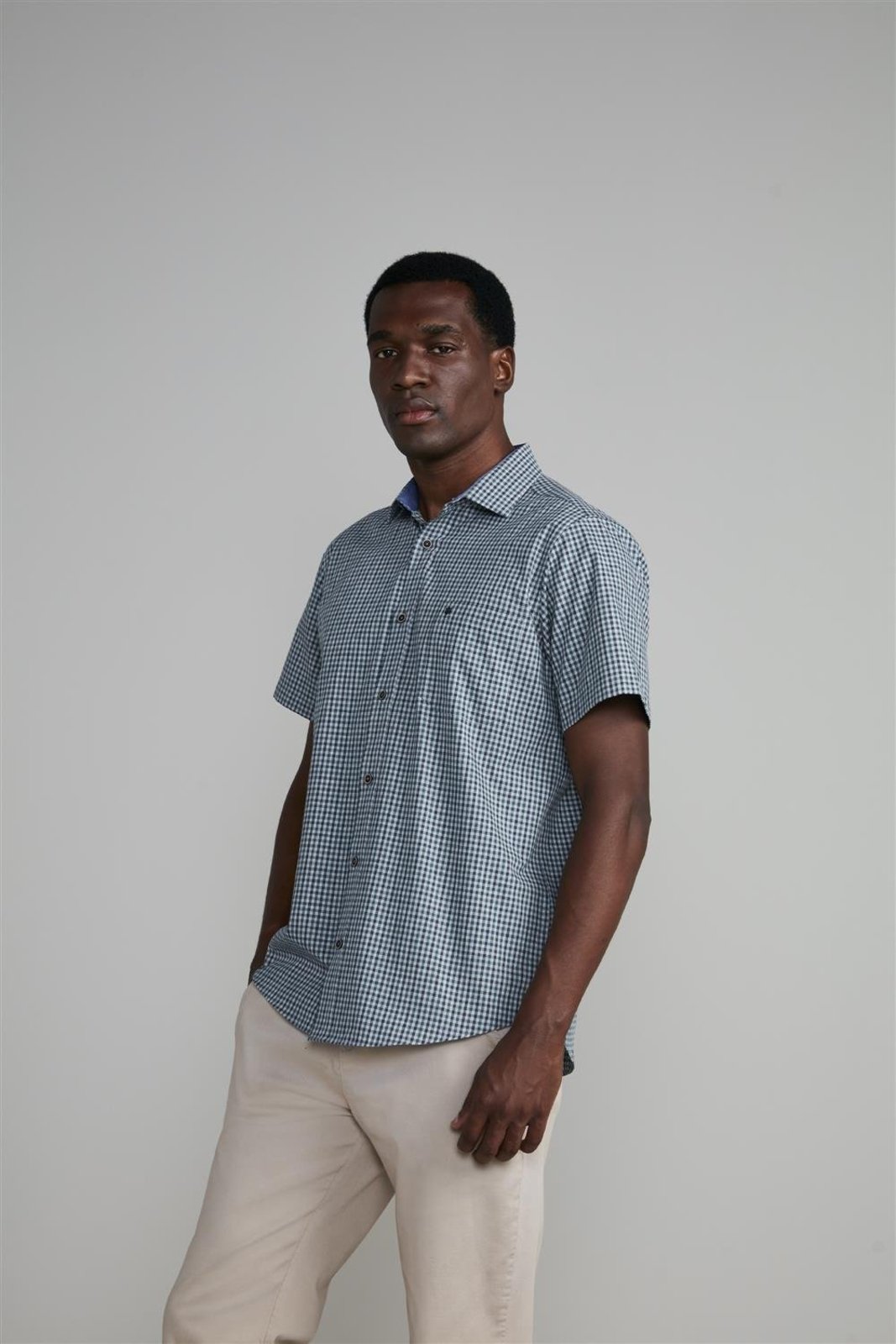 HIGHSTIL Camisa Manga Curta com Bolso Comfort Listrada – Verde
