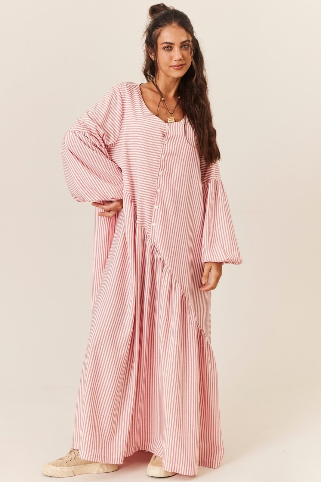 Vestido Longo Amplo Com Recorte Transversal Rosa Listrado Yacamim E19 - Listrado