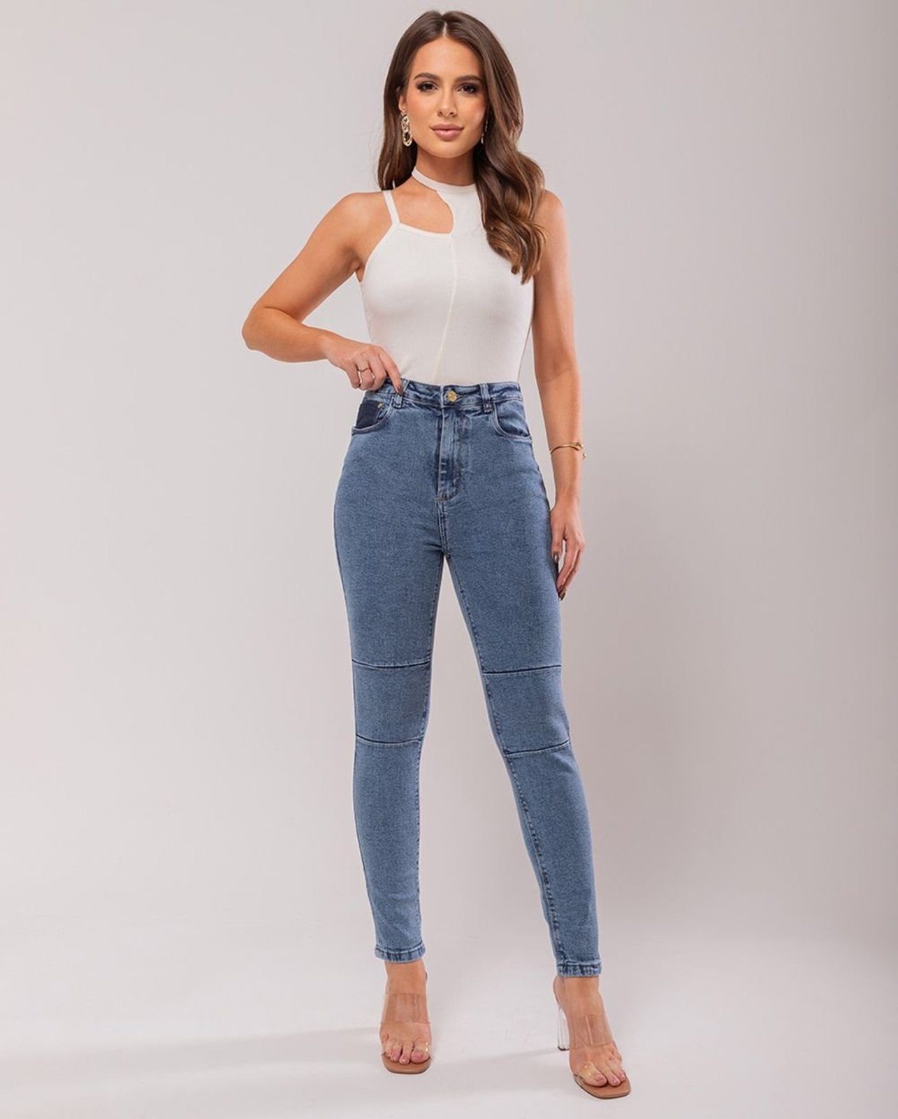 Calça Jeans Mom Feminina Cintura Alta Detalhe Joelho 22887 Média Consciência