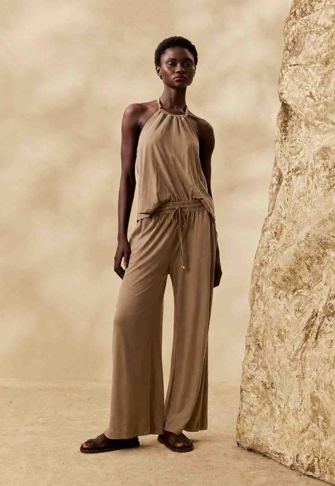 Calça Pantalona Malha Lisa Marrom