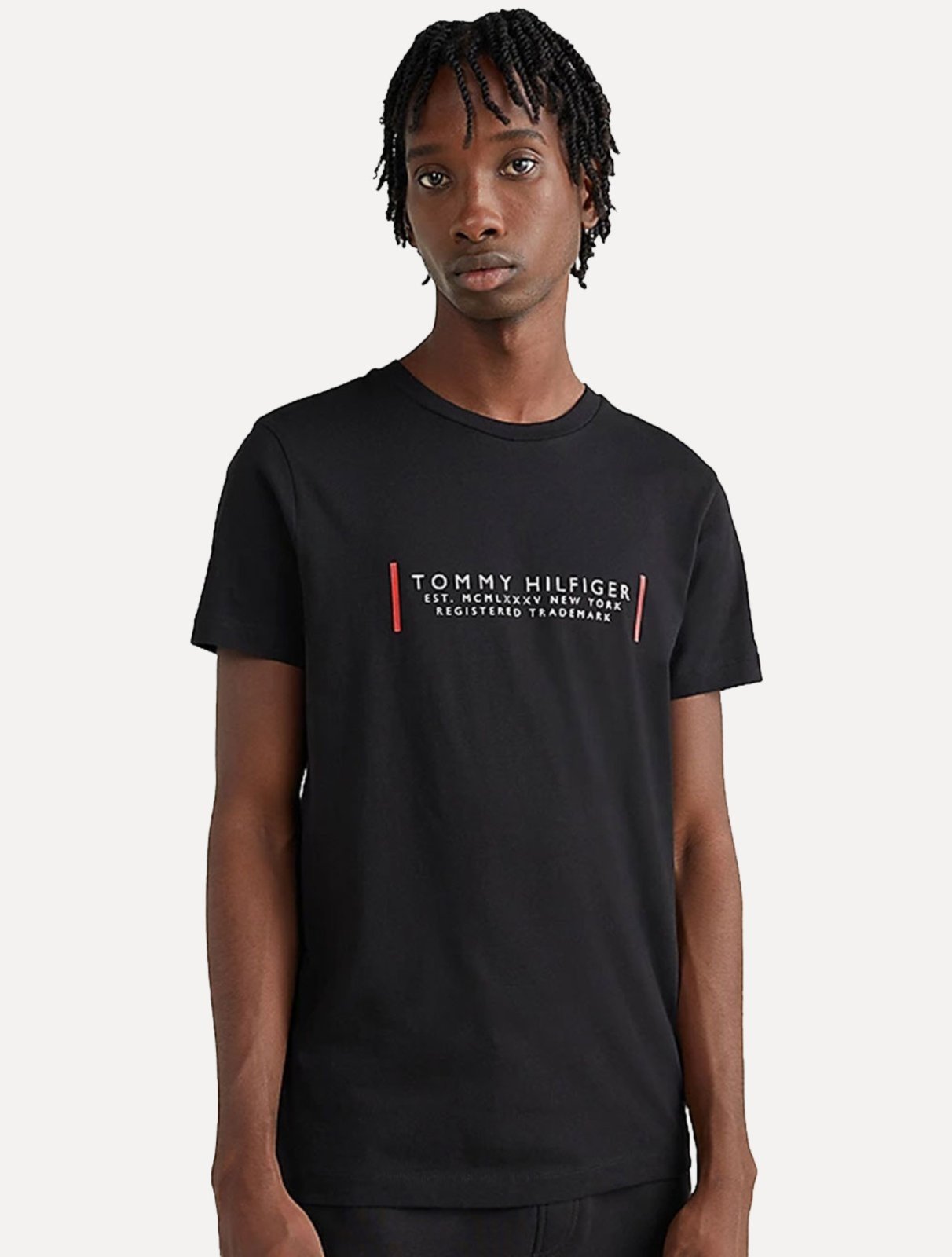 Vista 2 Camiseta Tommy Hilfiger Masculina Text Bar Corp Preta preto Tommy Hilfiger preto
