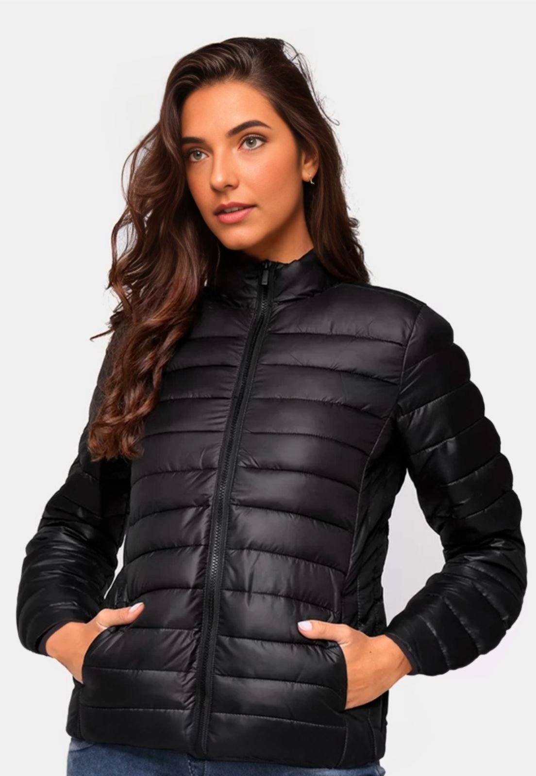Jaqueta Puffer Slim Fit WA Feminina Bolsos e Capuz Removível Preto