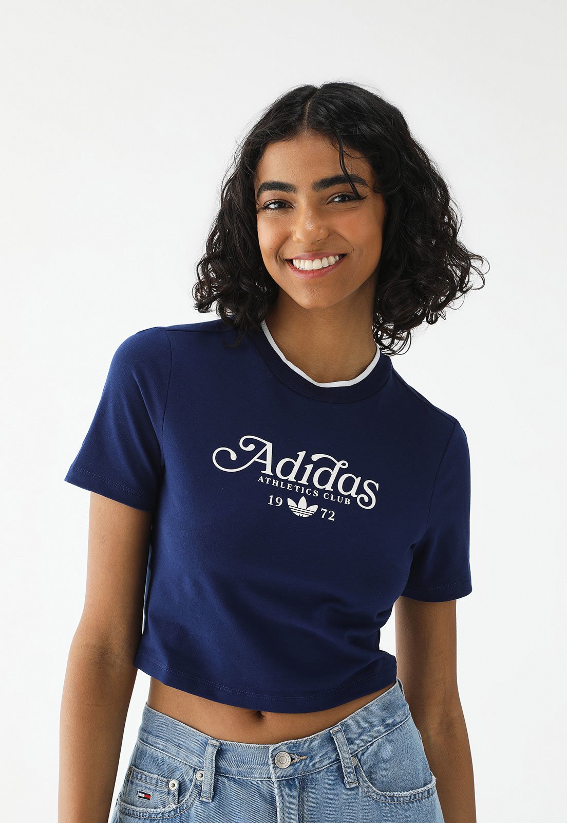 Camiseta Cropped adidas Originals Slim Logo Azul-Marinho