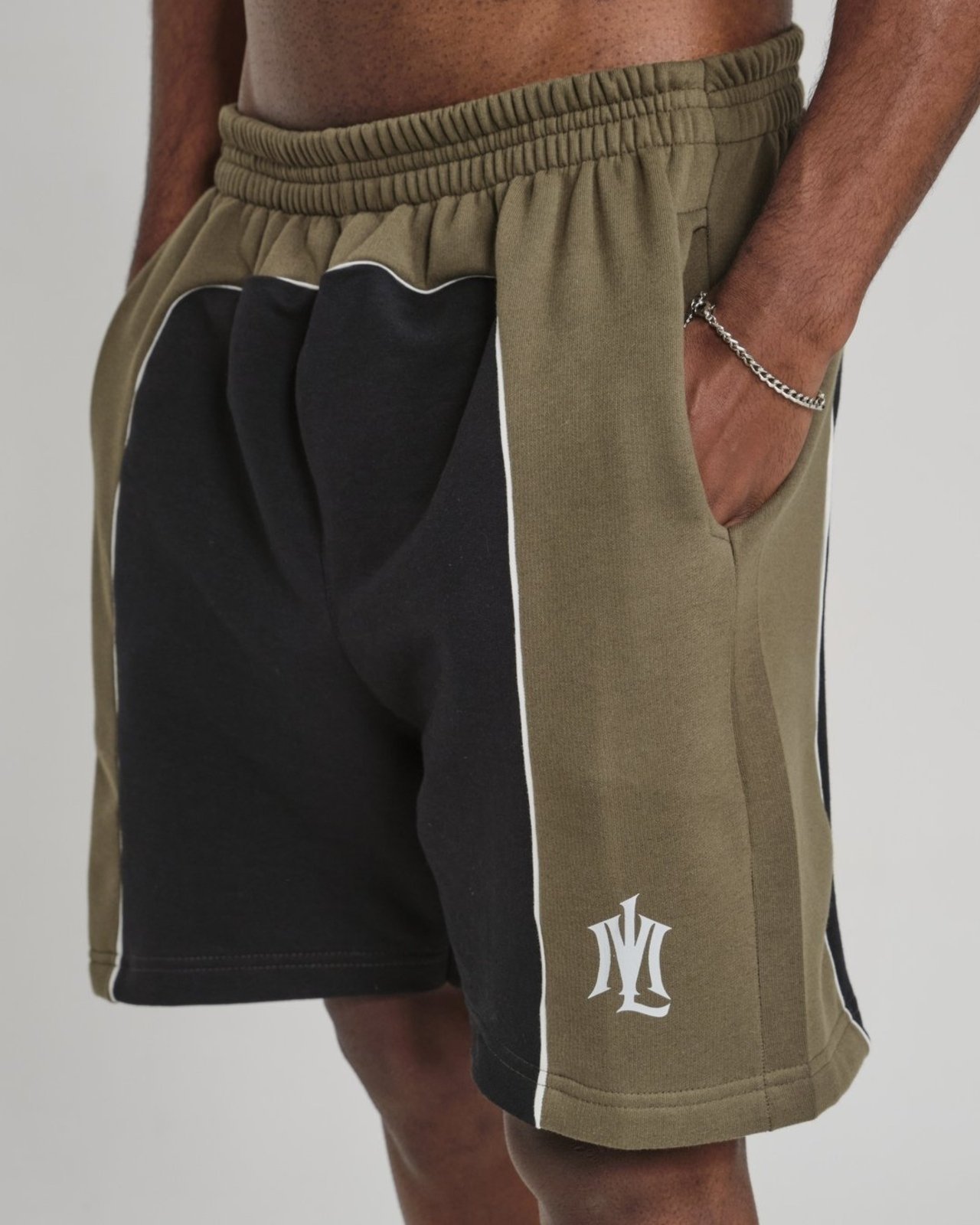 Bermuda de Moletom Oversized Cut