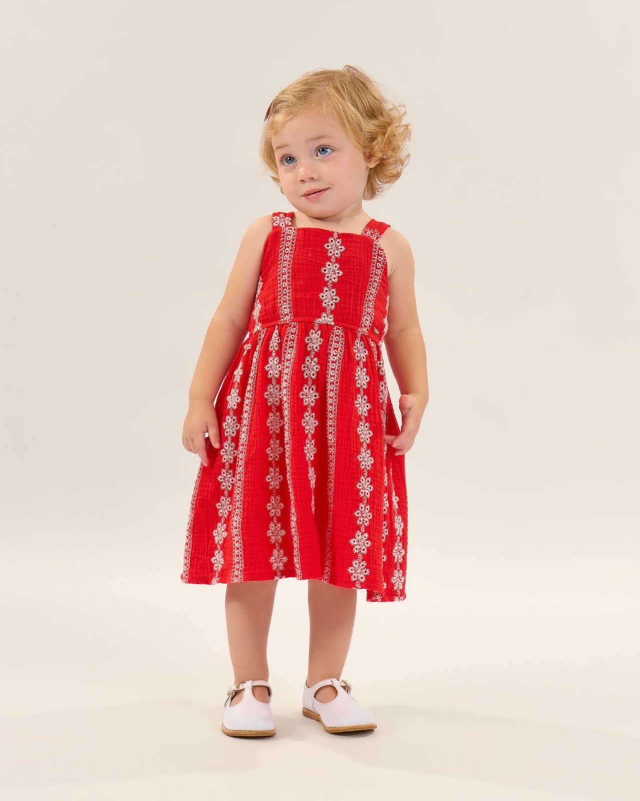 Infantil - Vestido sem manga bordado vermelho