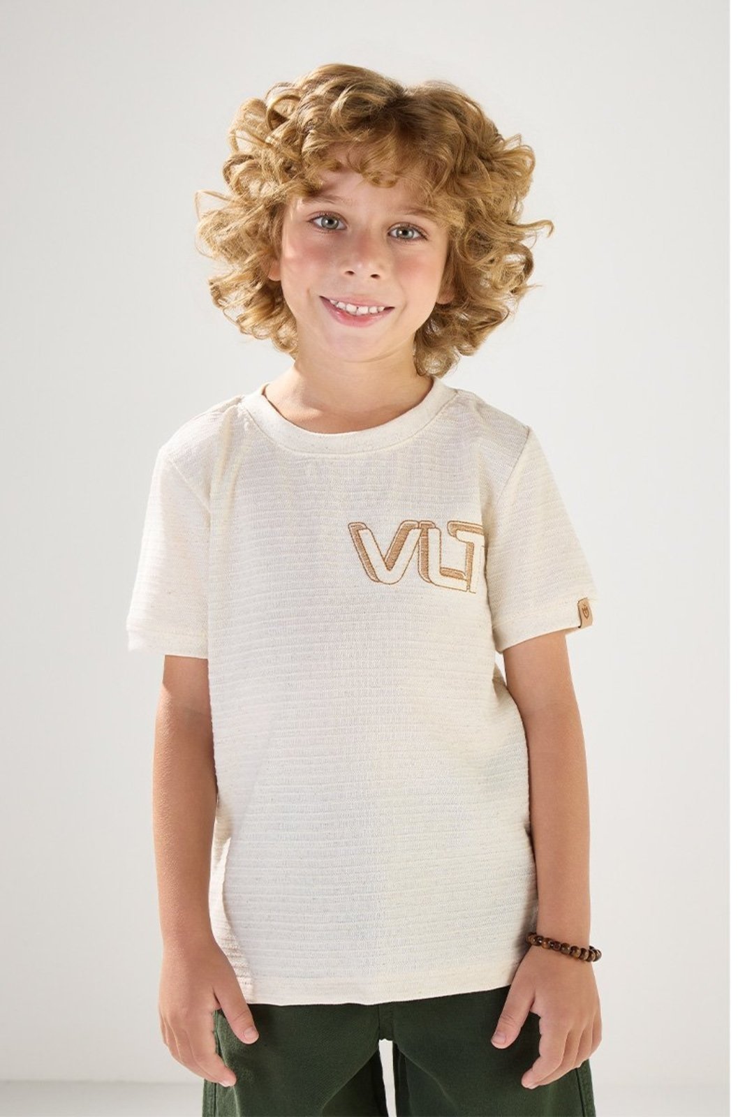 Infantil - Camiseta em Linho Texturizada com Bordado VLT Off