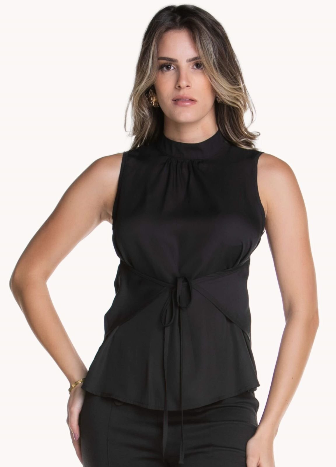 BLUSA FEMININA COM DETALHE NA CINTURA Preto
