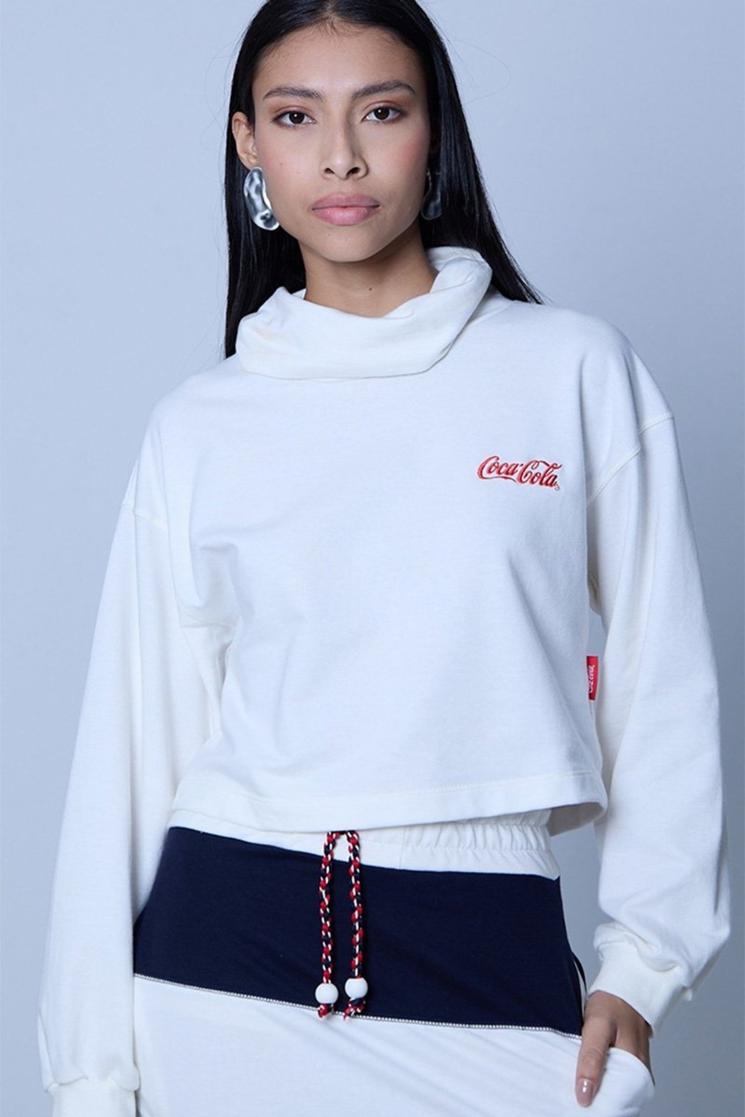 Moletom Cropped com Gola Coca-Cola