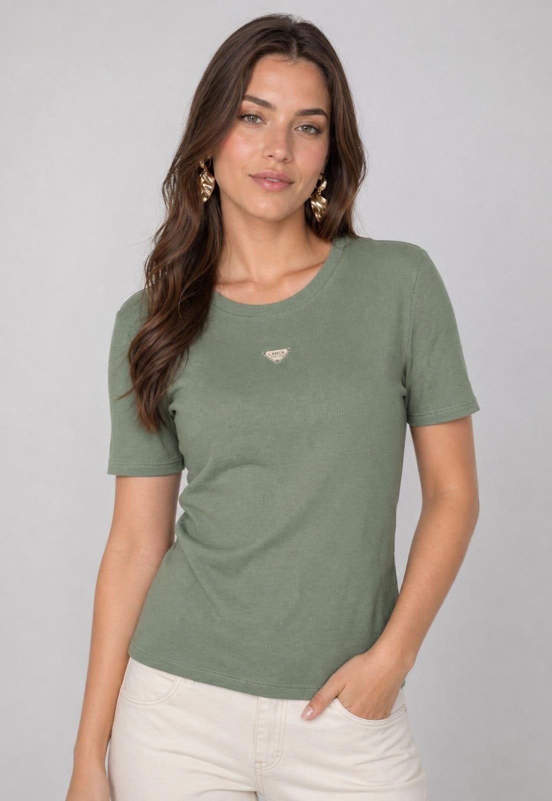 Camiseta Feminina Lança Perfume Detalhe Metal Verde