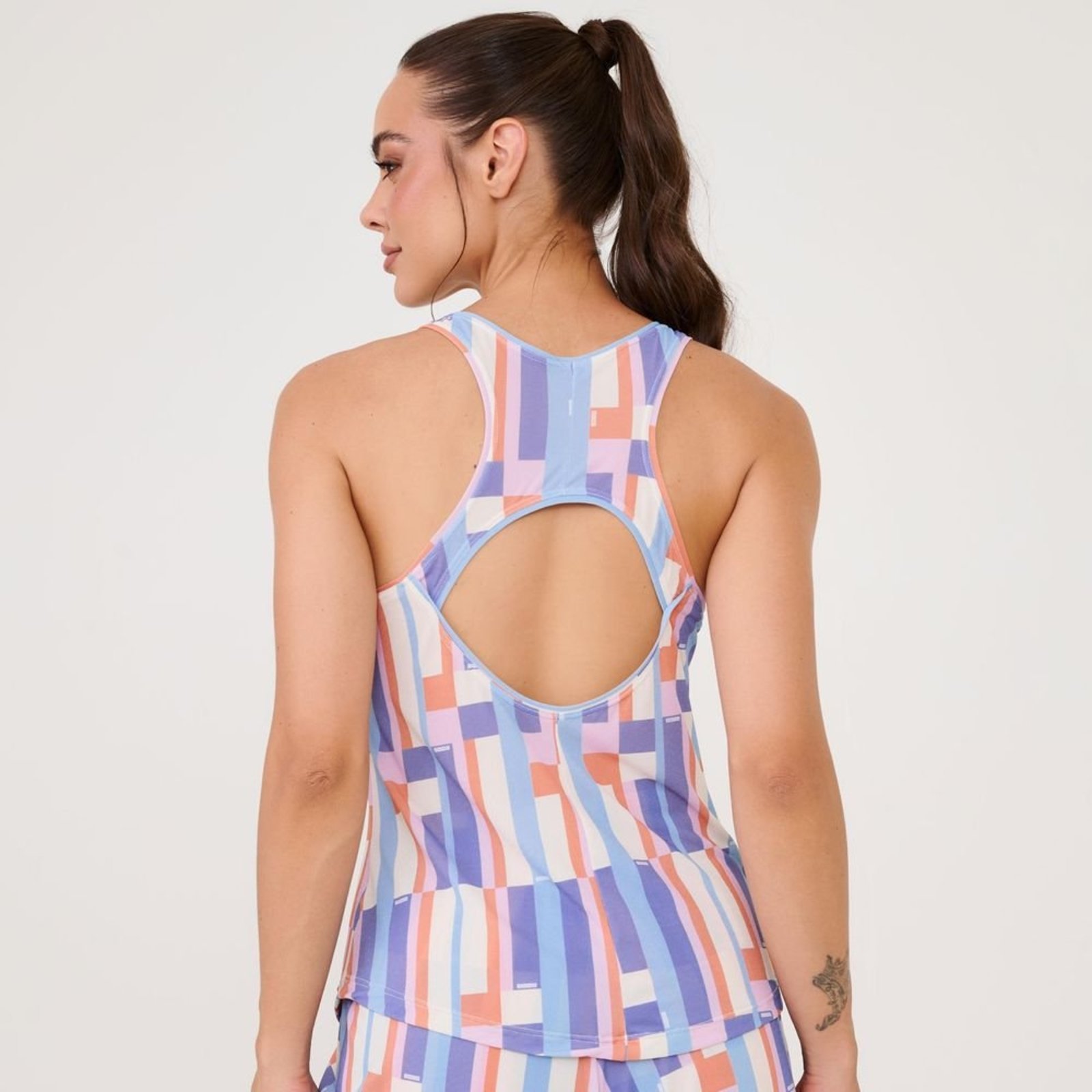 Vista 3 Regata Decote Costas Estampa Harmony Poliamida Soft Donna Carioca estampado Donna Carioca estampado