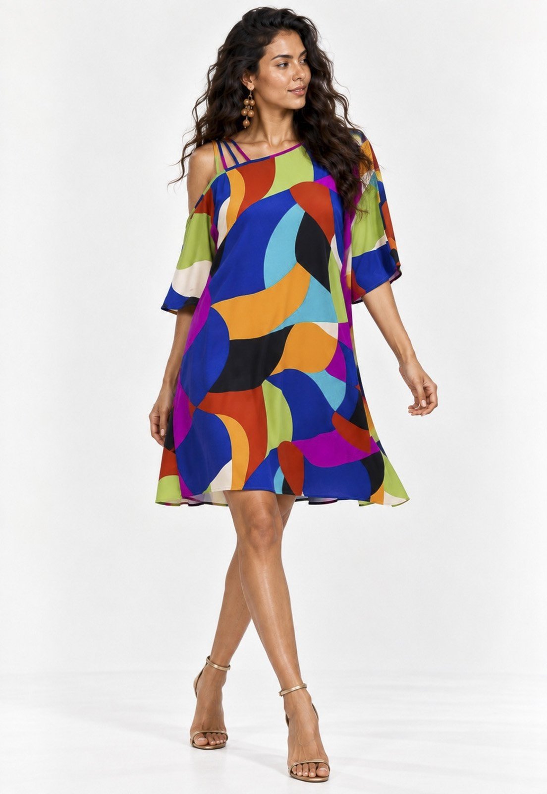 Vestido Cabanafree Curto Iara Viscose Ombro a Mostra Estampa Jardim Azul