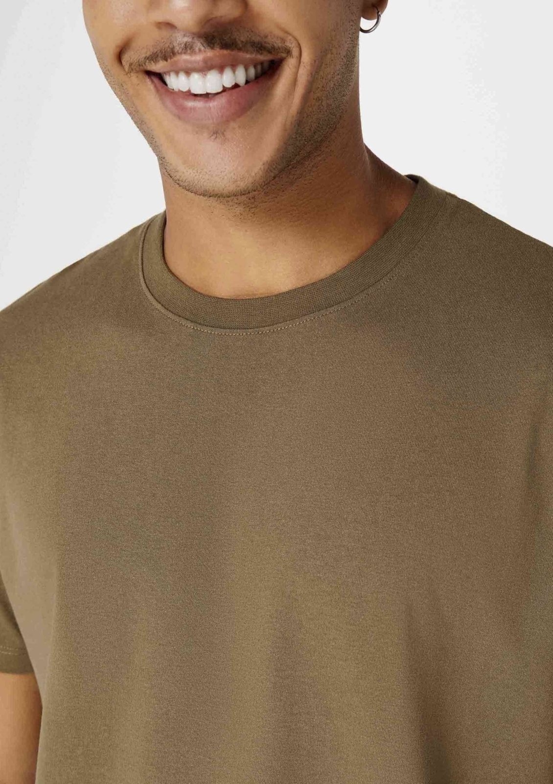 Vista 3 Camiseta Masculina Manga Curta Comfort Em Malha Rústica Hering verde Hering verde
