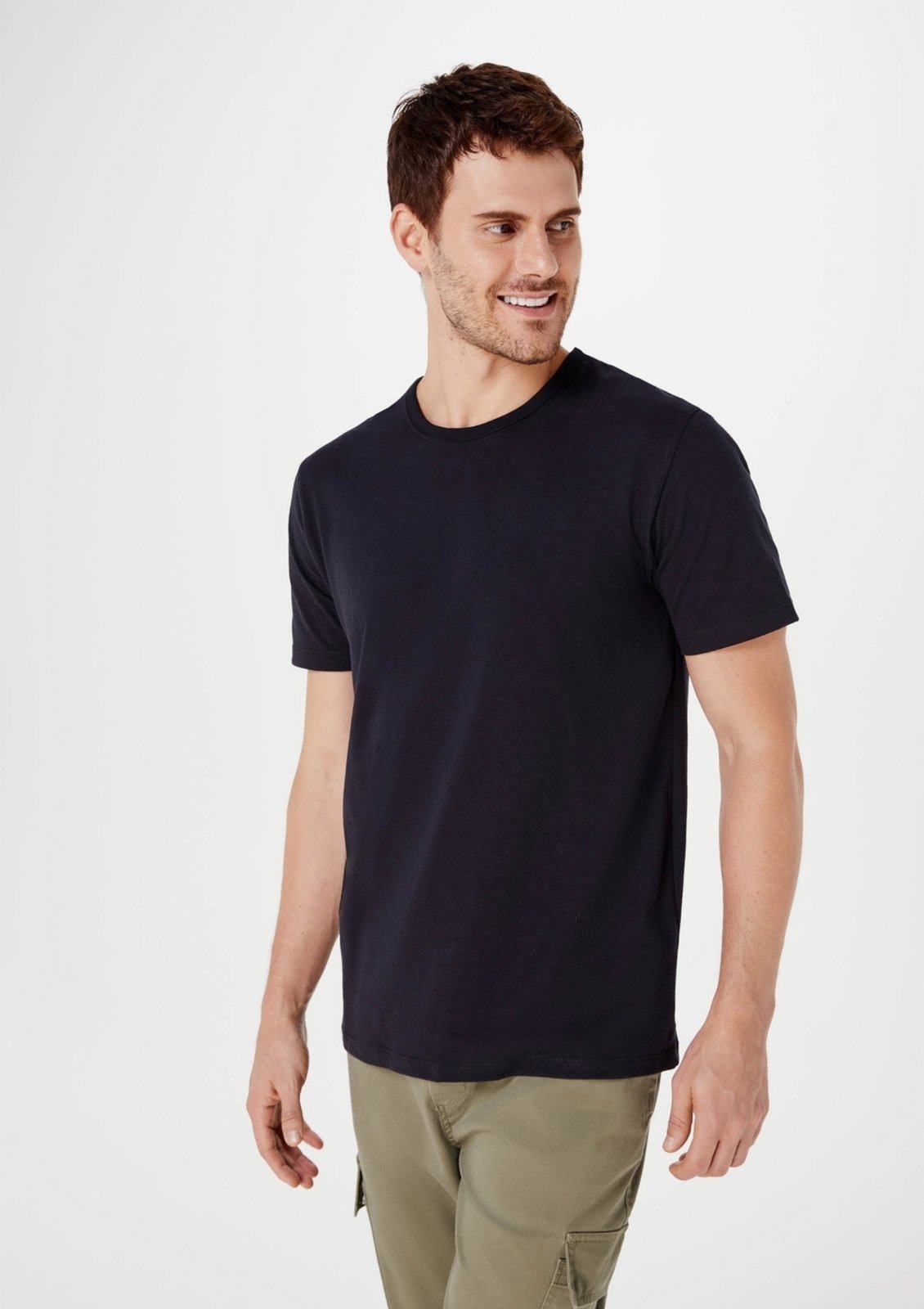 Camiseta Básica Masculina Manga Curta Slim