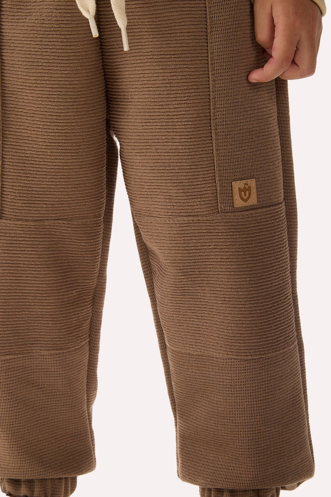 Infantil - Calça Marrom em Moletom com Nervuras e Recortes