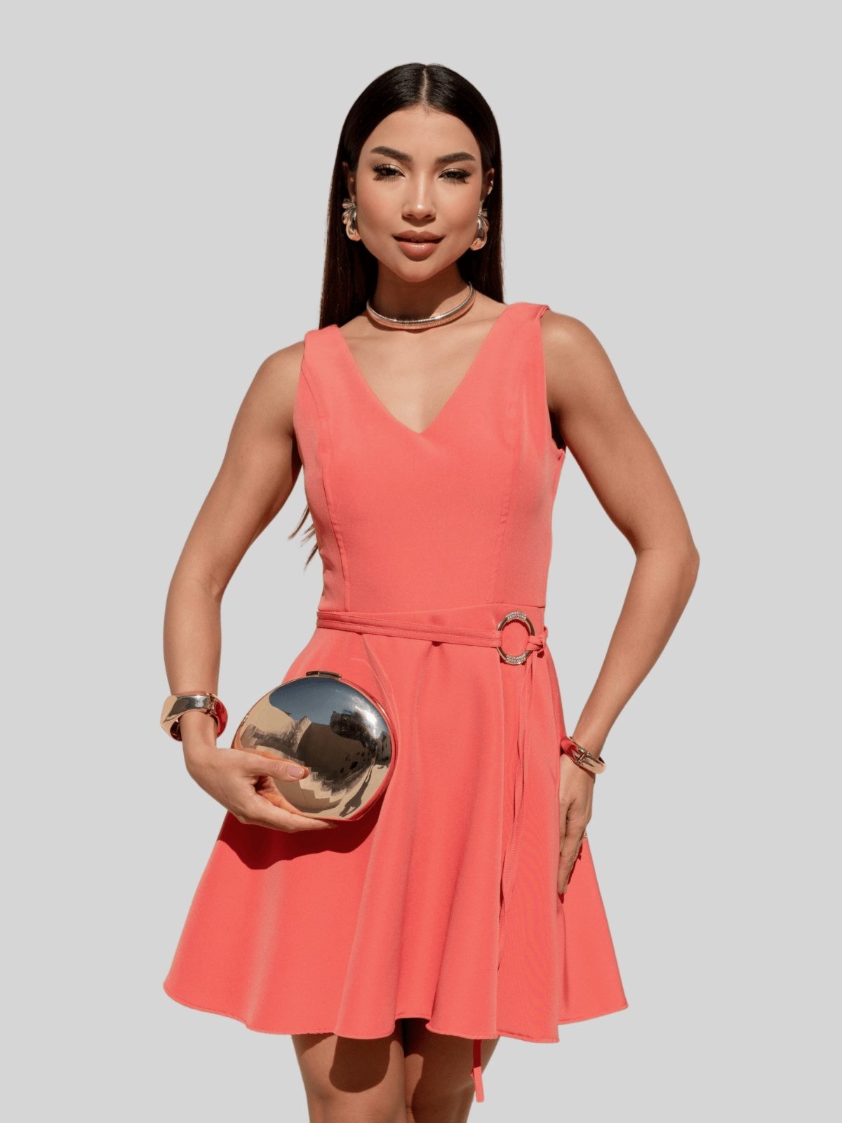 Vestido Miss e Misses Luiza Decote V C/Detalhe Cinto Coral
