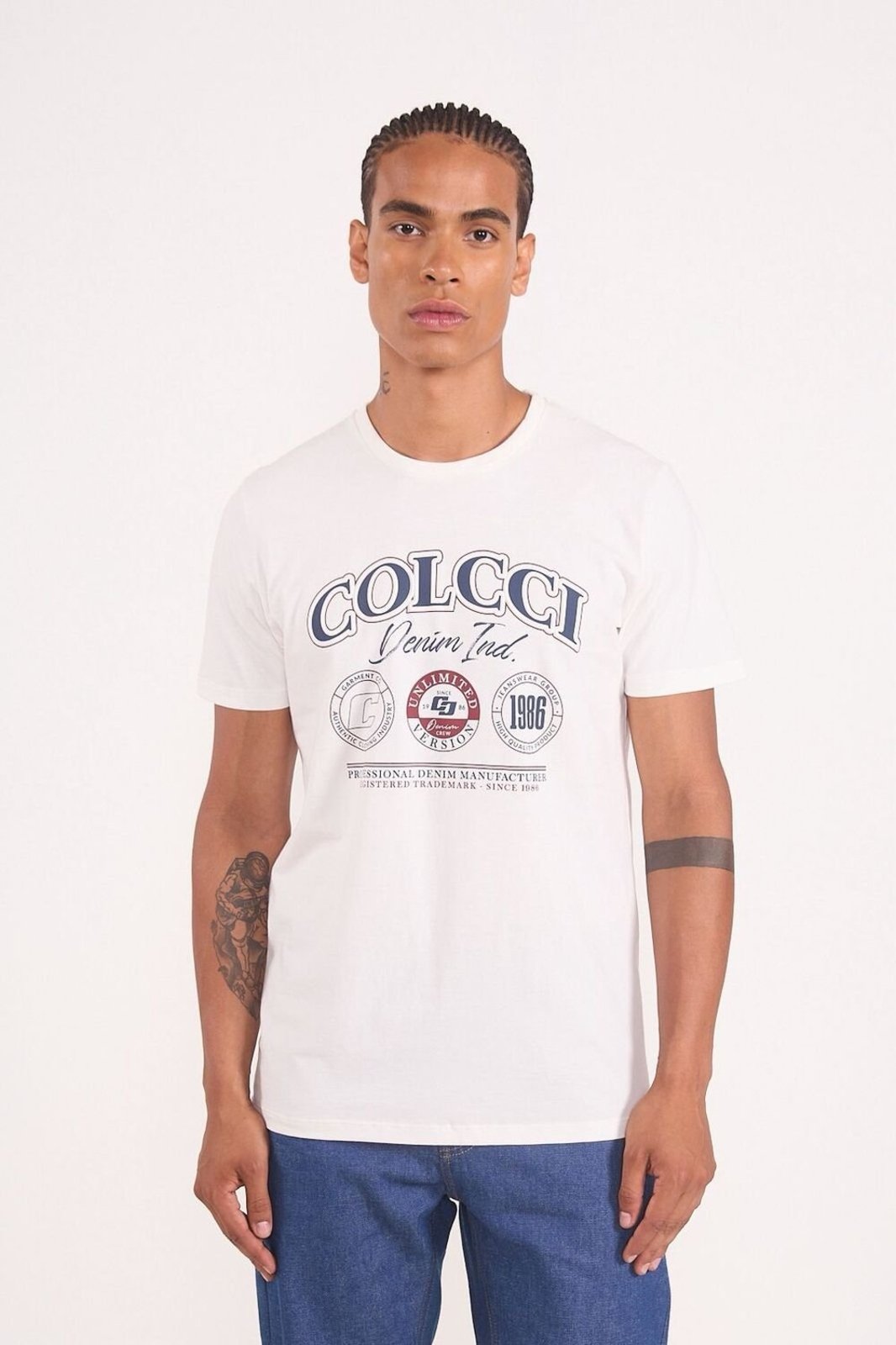 Camiseta Básica com Estampa Frontal Colcci Off Shell
