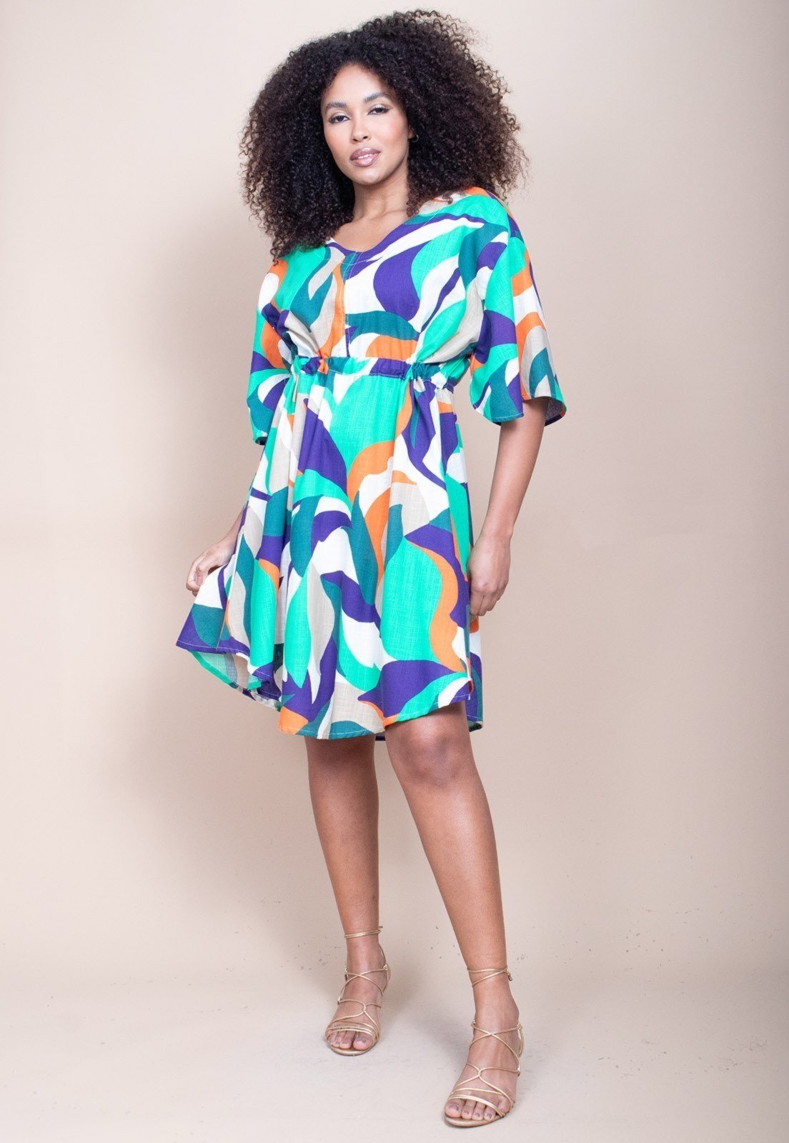 Vestido Curto CabanaFree Caaxixá Viscose com Cordão na Cintura Estampa Brisa do Mar