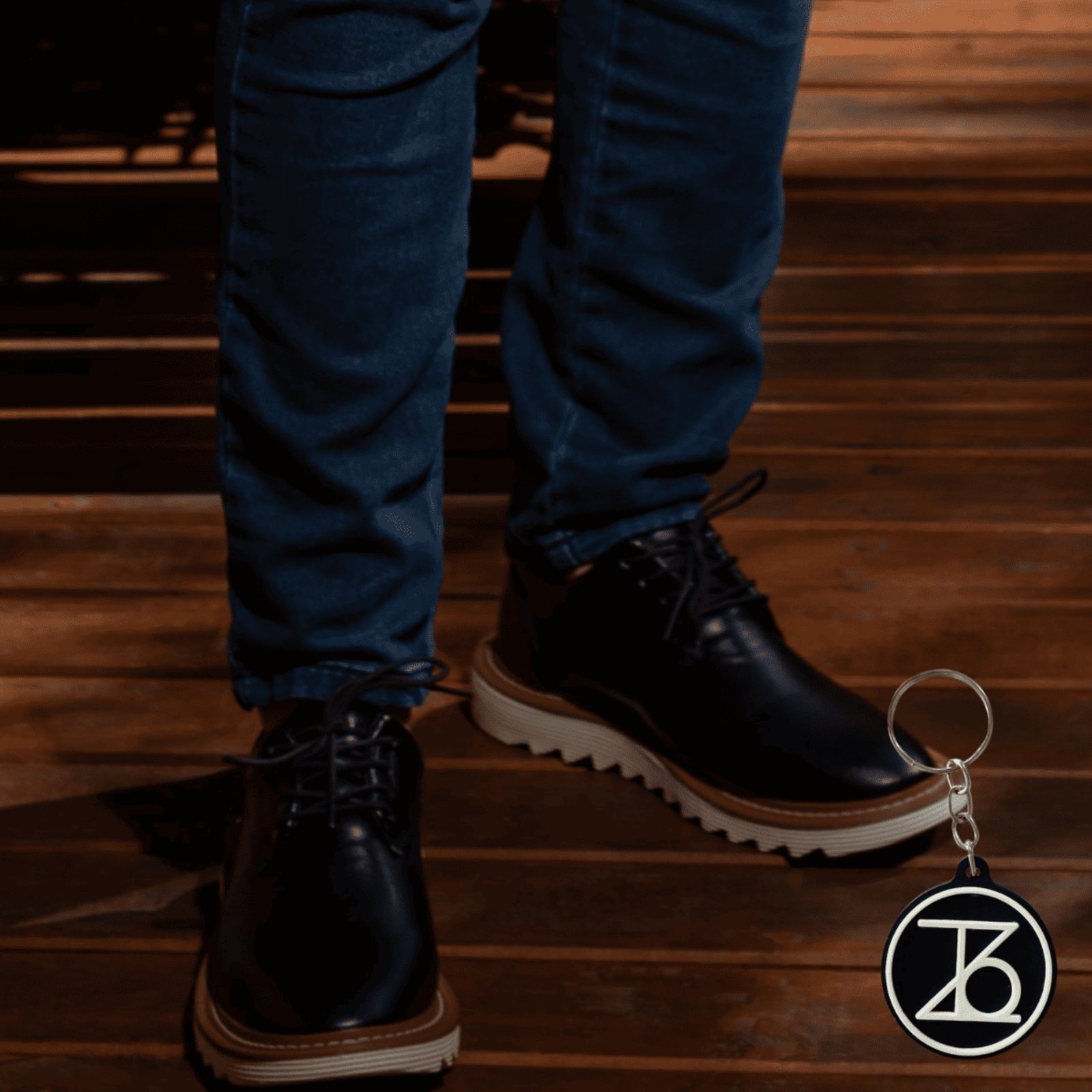 Sapato Social Oxford Luca Tratorado Confortável Masculino Social Brogue + Brinde Chaveiro Thézb