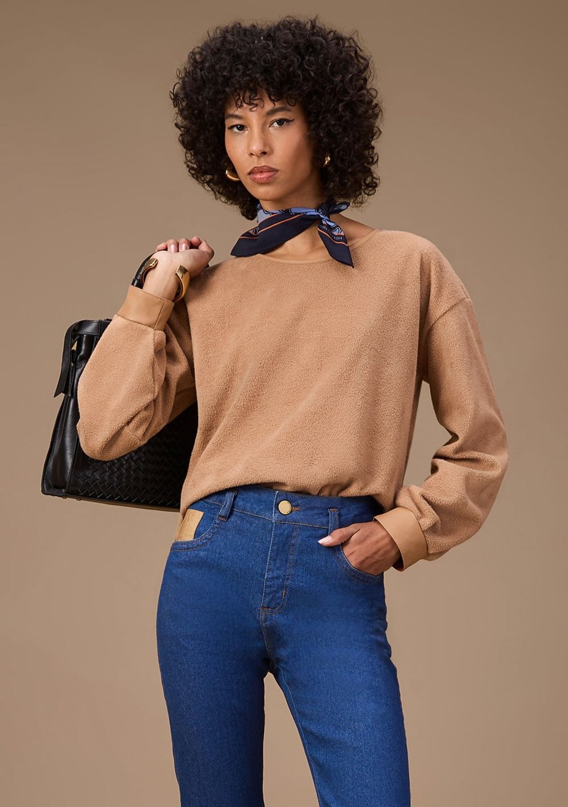 Blusa Maria Valentina Solta Gola Alta Manga Longa Padrão Marrom