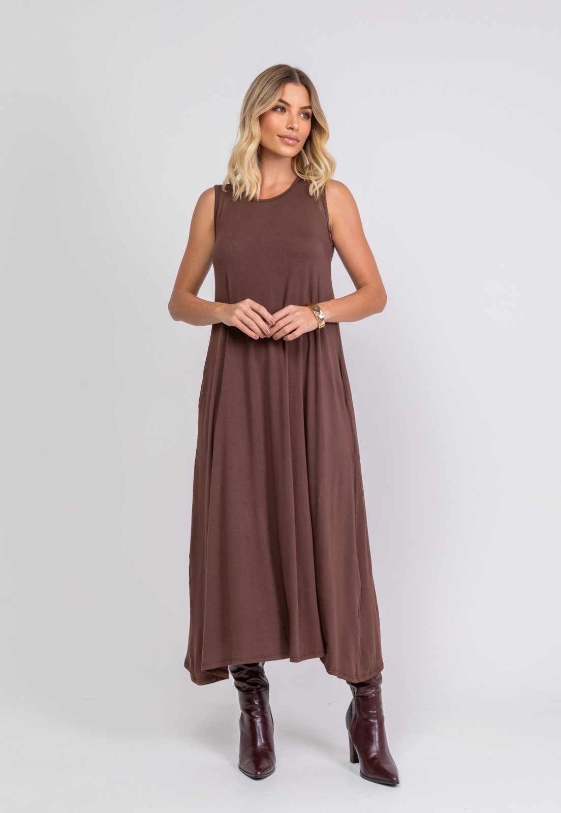 Vestido Longo Regata Com Bolsos Salvatore Marrom