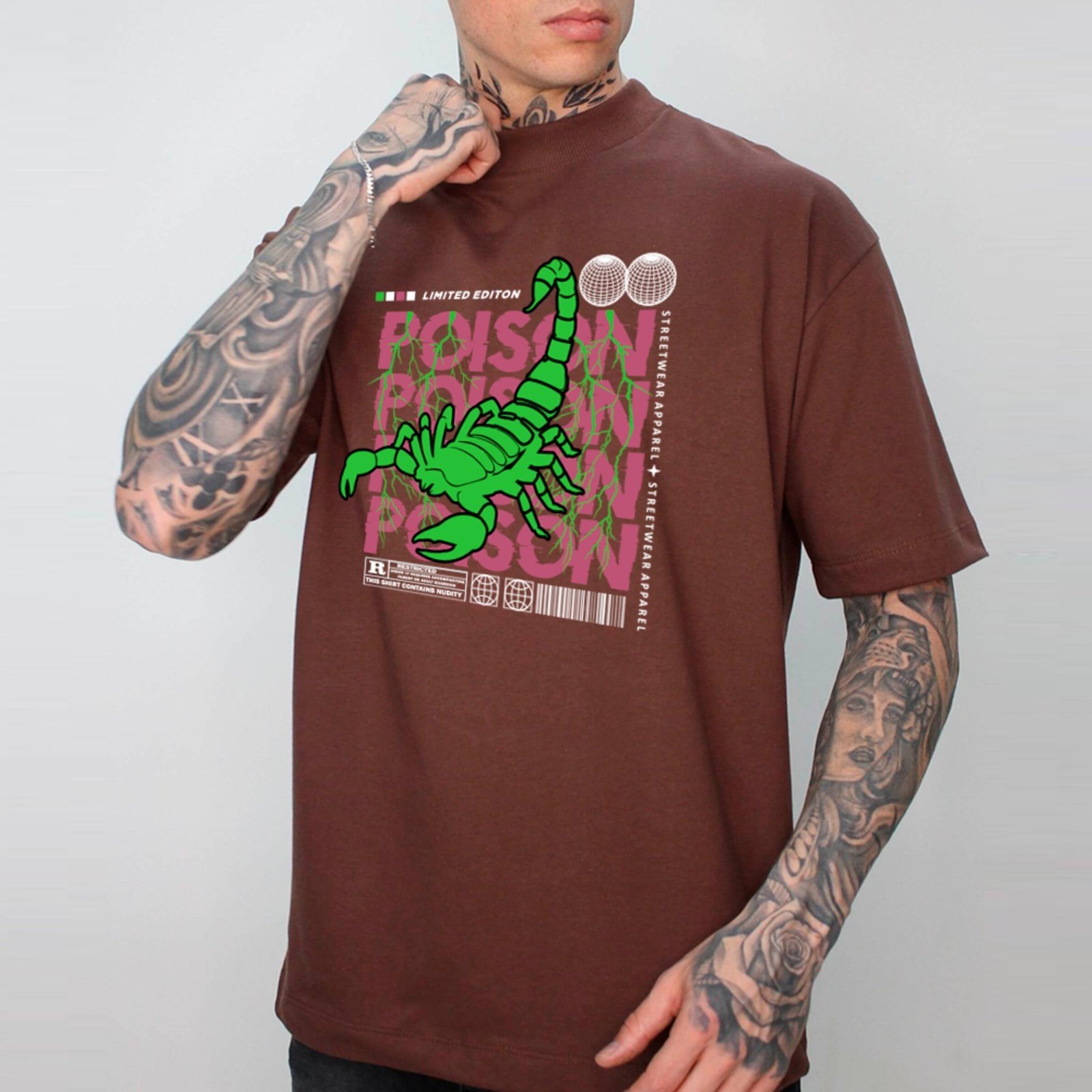 Vista 2 Camiseta Ousy Streetwear Poison Design Exclusivo Oversized marrom ousy marrom