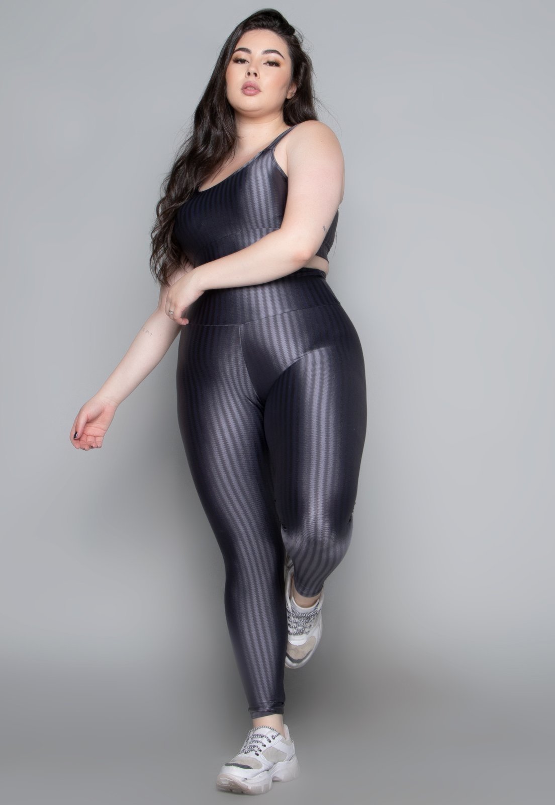 Conjunto Plus Size Fitness WLS Modas Top e Calça New Zig Poliamida Alta Compressão 3D Cinza