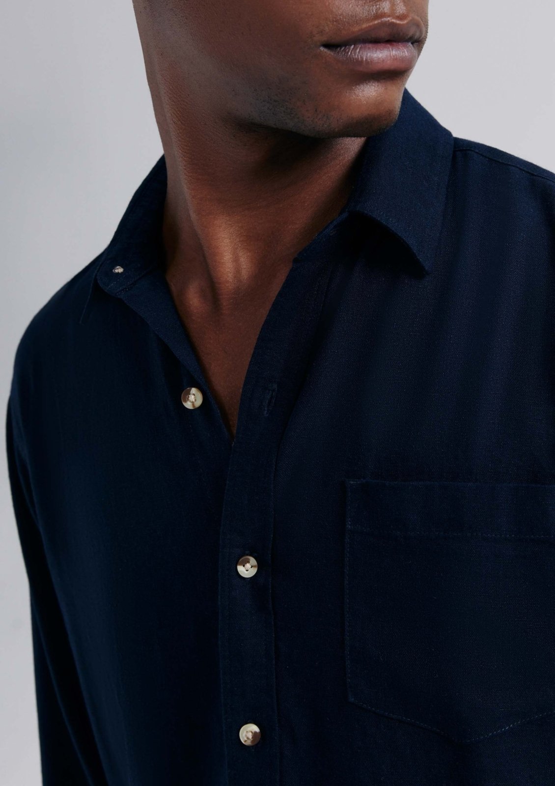 Vista 3 Camisa Hering Básica Slim Manga Longa Em Linho azul marinho Hering azul marinho