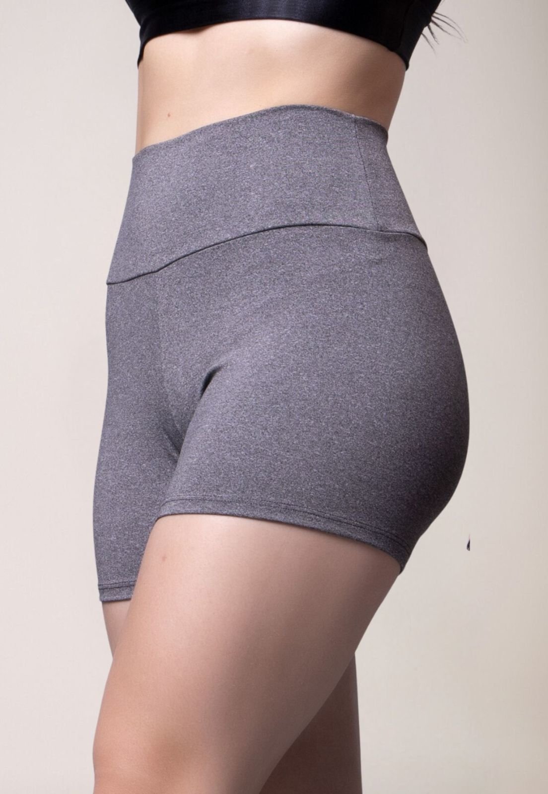 Vista 3 Short Fitness Serra E Mar Modas Feminino Suplex Liso Academia cinza SERRA E MAR MODAS cinza