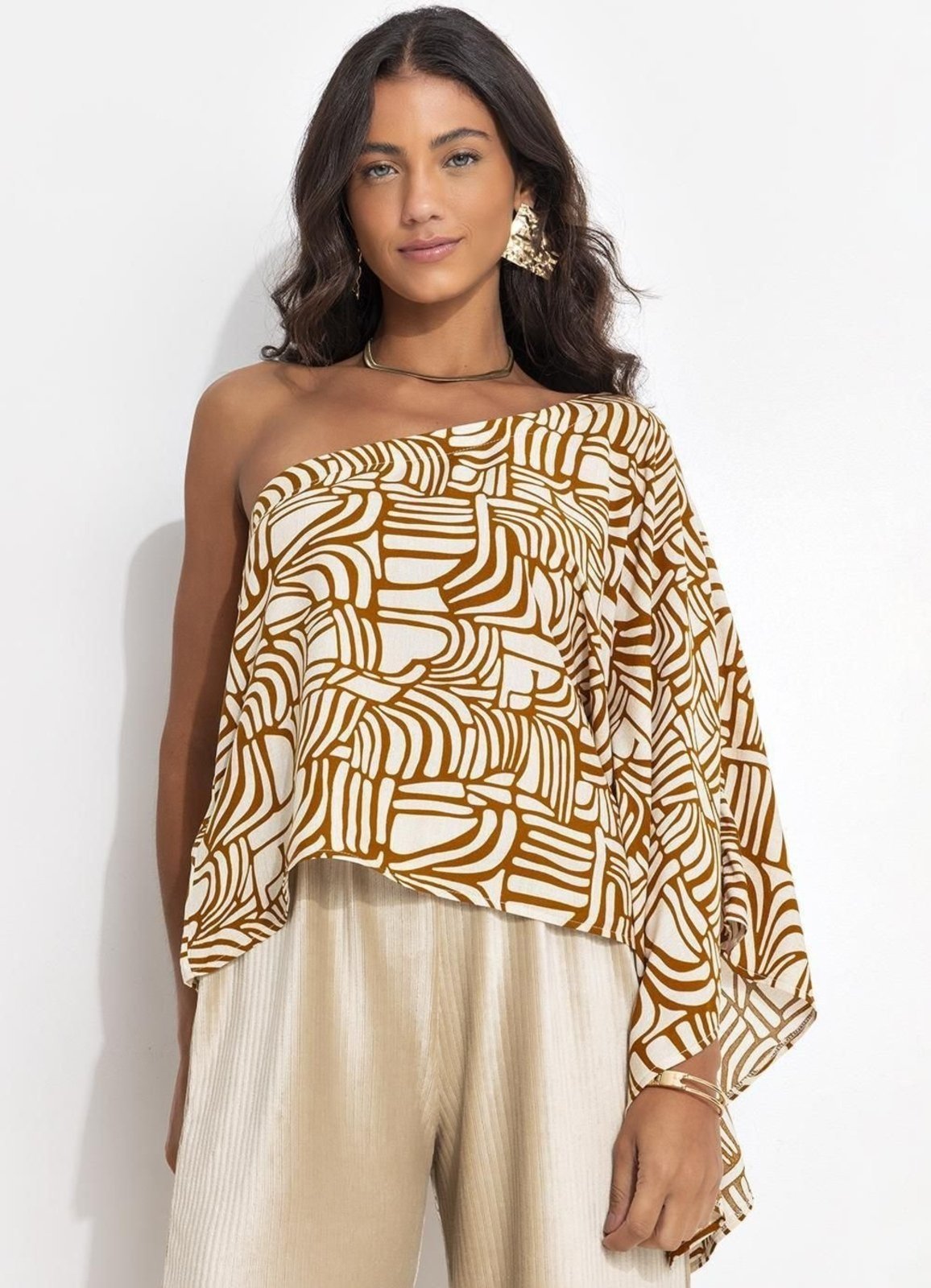 Blusa Feminina Abstrato Camel Em Viscose Plana Quintess