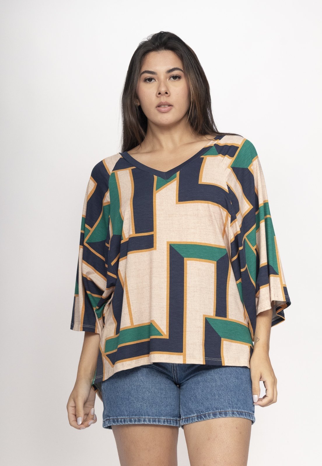 Vista 2 Blusa CabanaFree Ampla Morcego Guyrá Manga 3/4 Malha Chapada de Areia estampado Cabanafree estampado