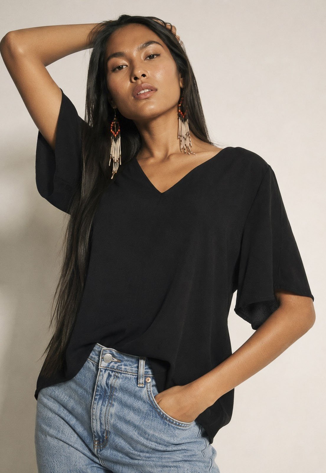 Blusa Amazonia Vital Gola V Manga Ampla Curta Preto
