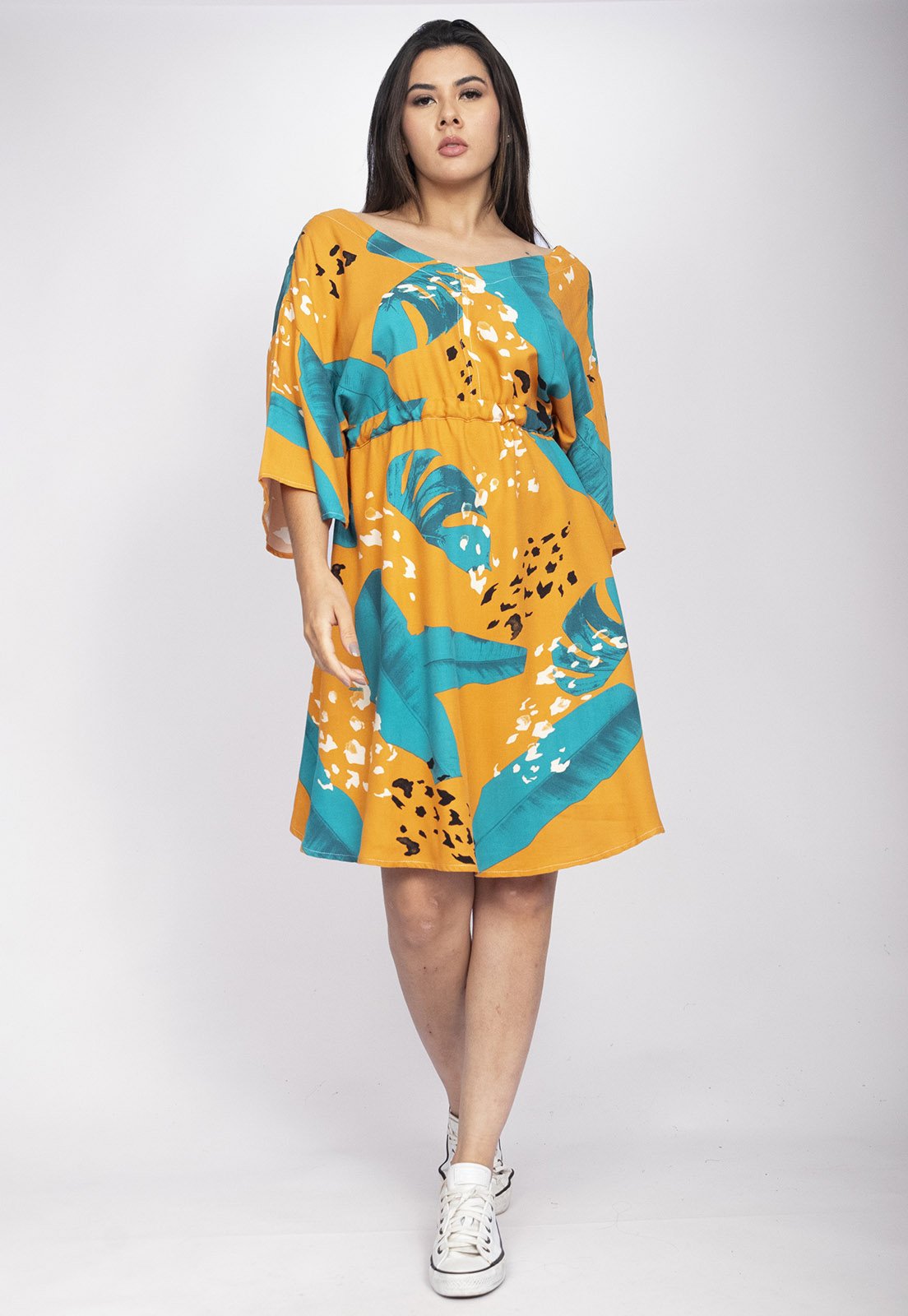 Vestido Curto CabanaFree Caaxixá Viscose com Cordão na Cintura Estampa Aurora Botânica