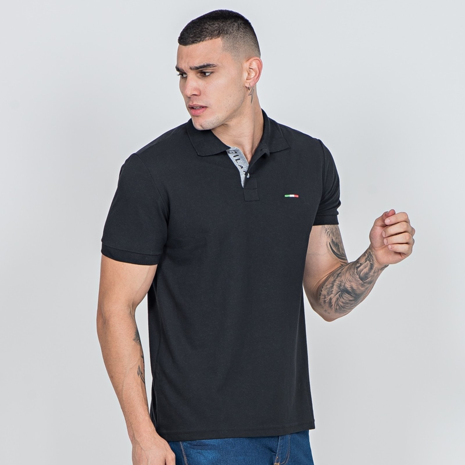Vista 3 Kit 2 Polos Masculina Básicas Industrie Piquet no Estilo Tommy Bordado Itália Preto Branco multicolorido Industrie multicolorido