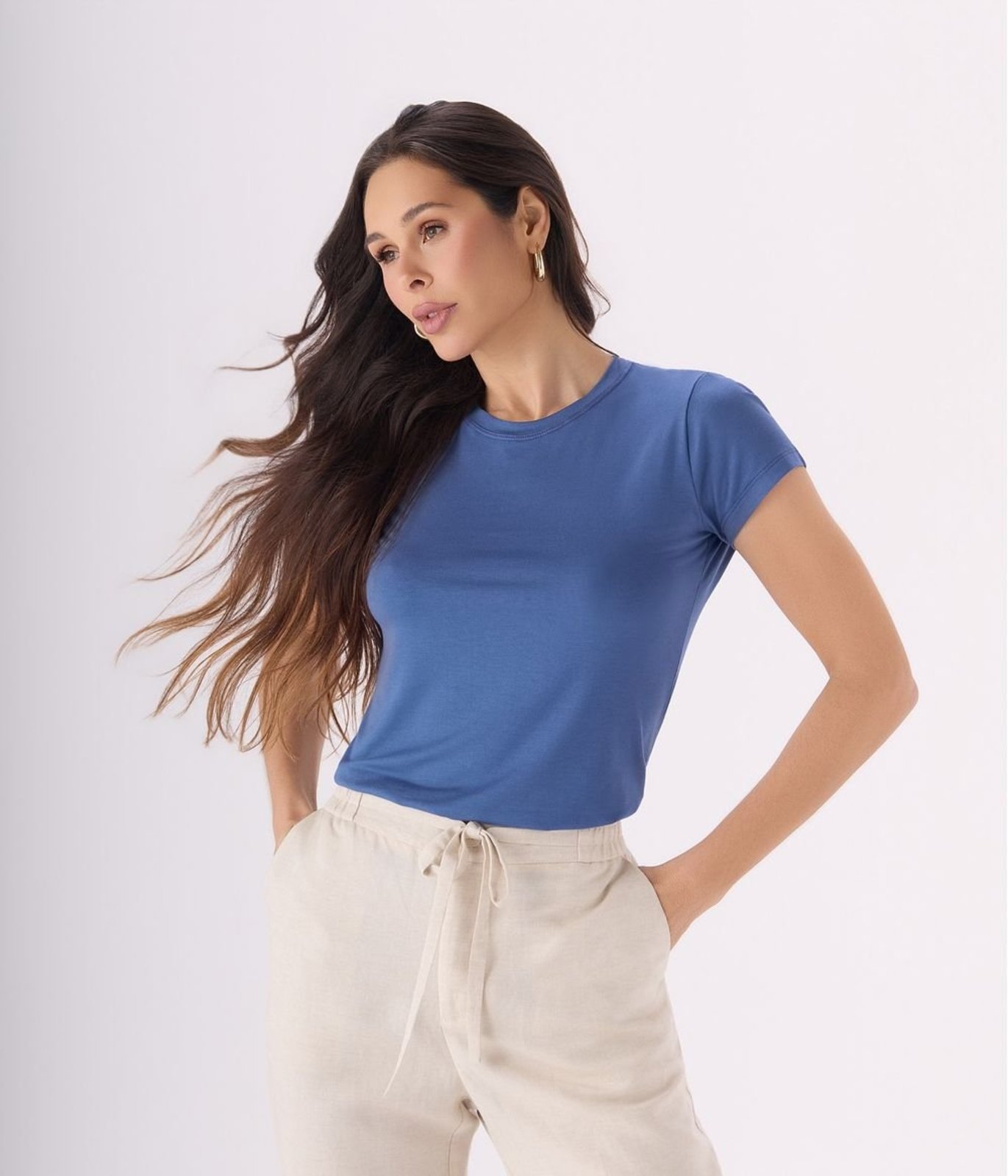 Blusa Makenji Basica Decote Careca Feminina Azul Bic