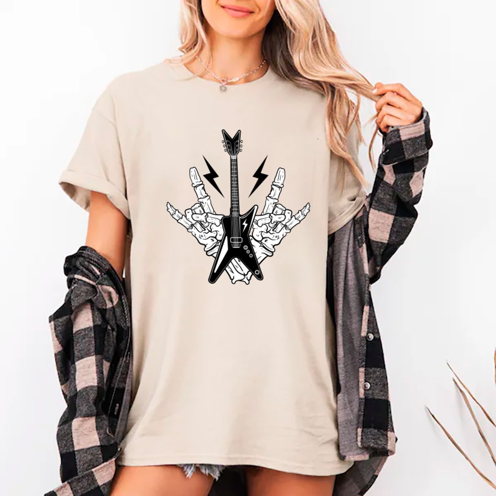 Vista 2 Camiseta Ousy Unissex Streetwear Rock Guitar Lightning Visual Impactante Oversized Off White off-white white ousy off-white white