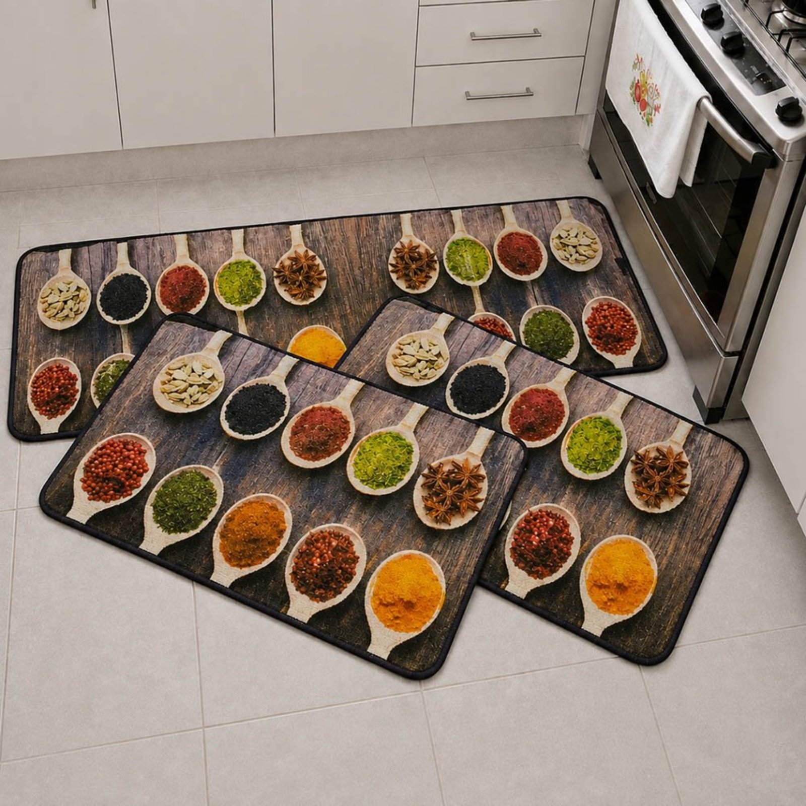 Kit Tapete para Cozinha 3 Peças Passadeira Antiderrapante Emborrachada Carpete Temperos