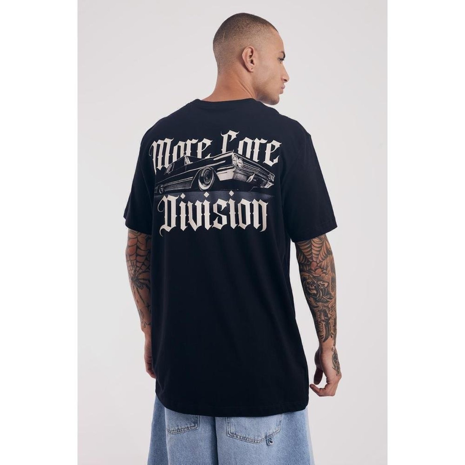 Camiseta Regular Costas V8 Preto