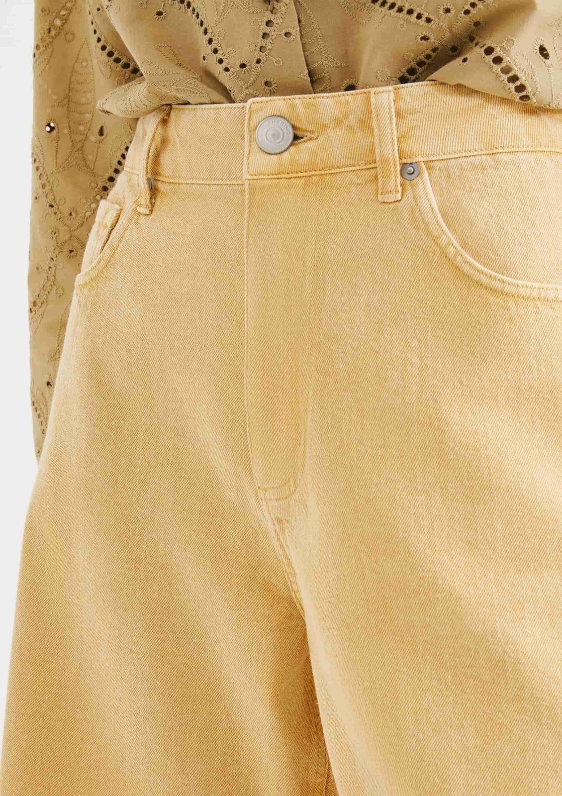 Vista 3 Bermuda Feminina Cintura Média Em Sarja Hering amarelo Hering amarelo