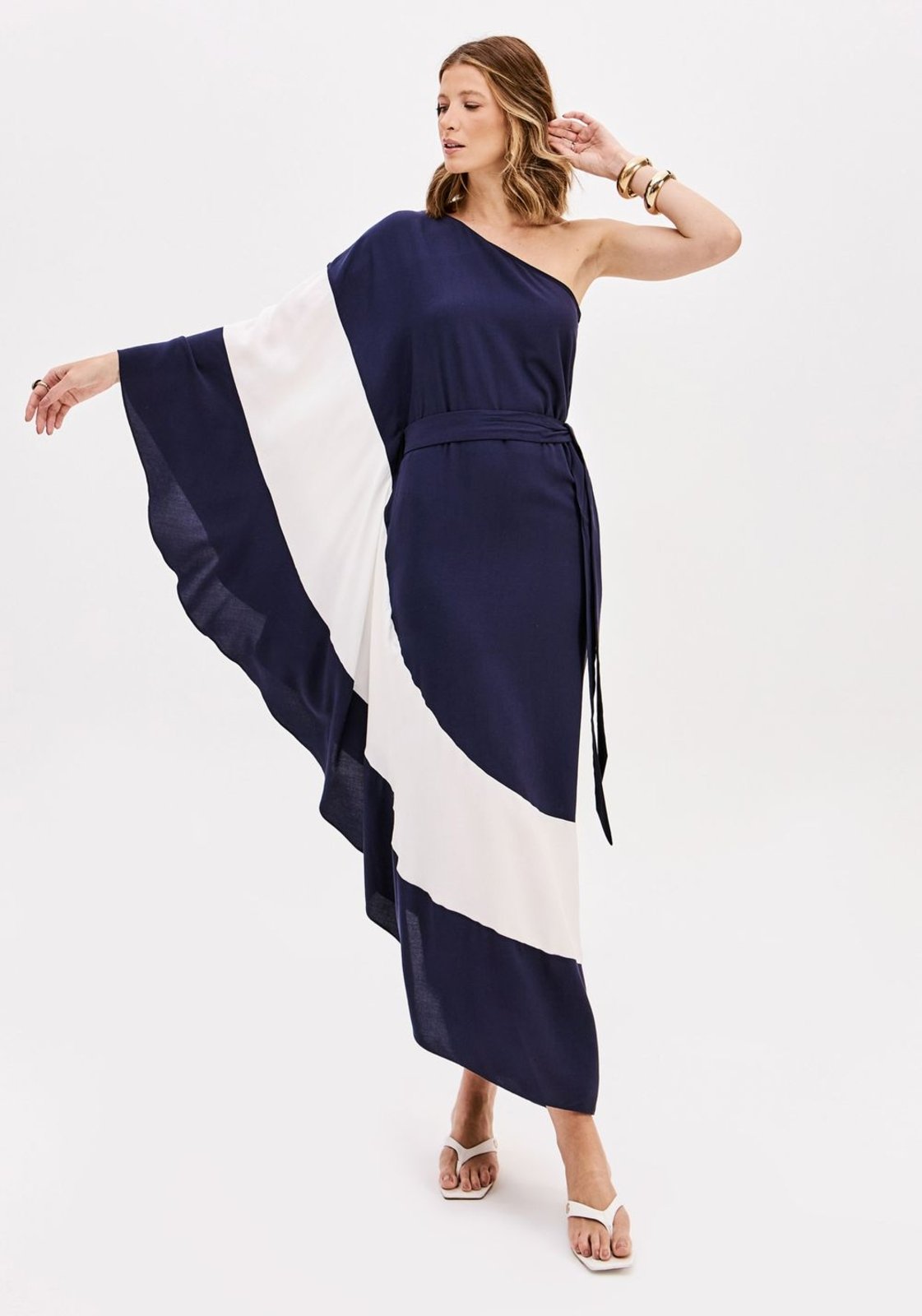 Vestido Ombro Único Assimétrico Lança Perfume