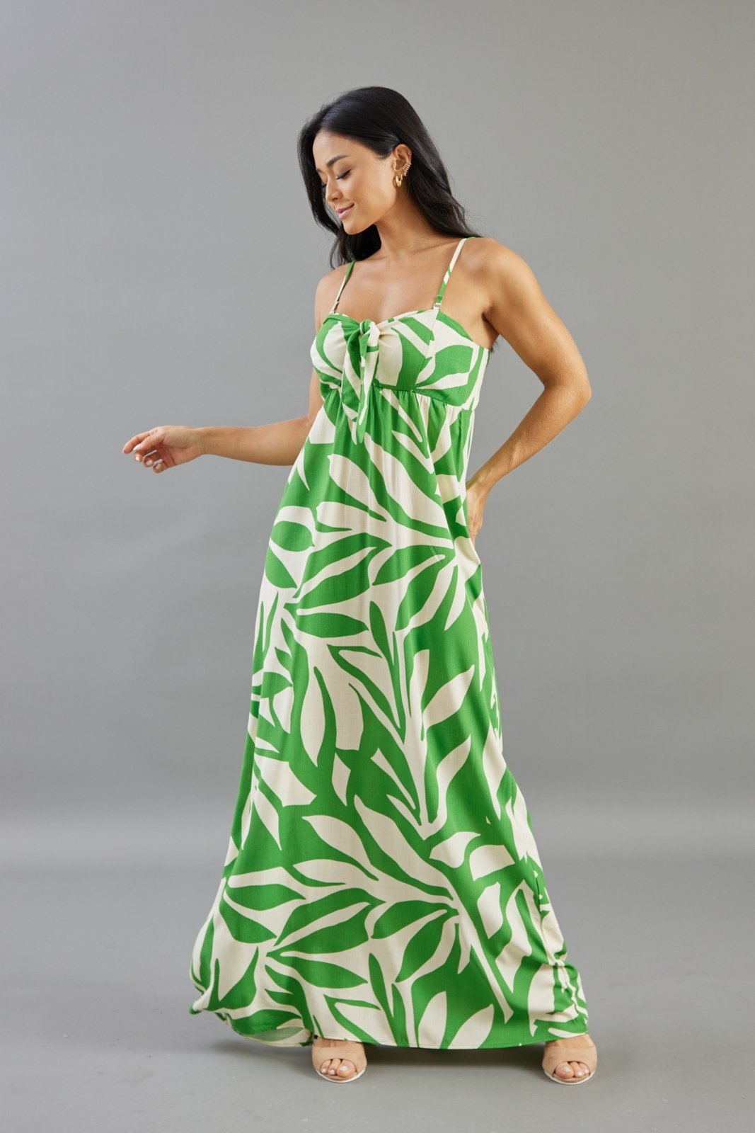 Vista 2 Vestido Longo Lemier Collection Soltinho Estampa de Folhagem Alça Removível verde LEMIER verde